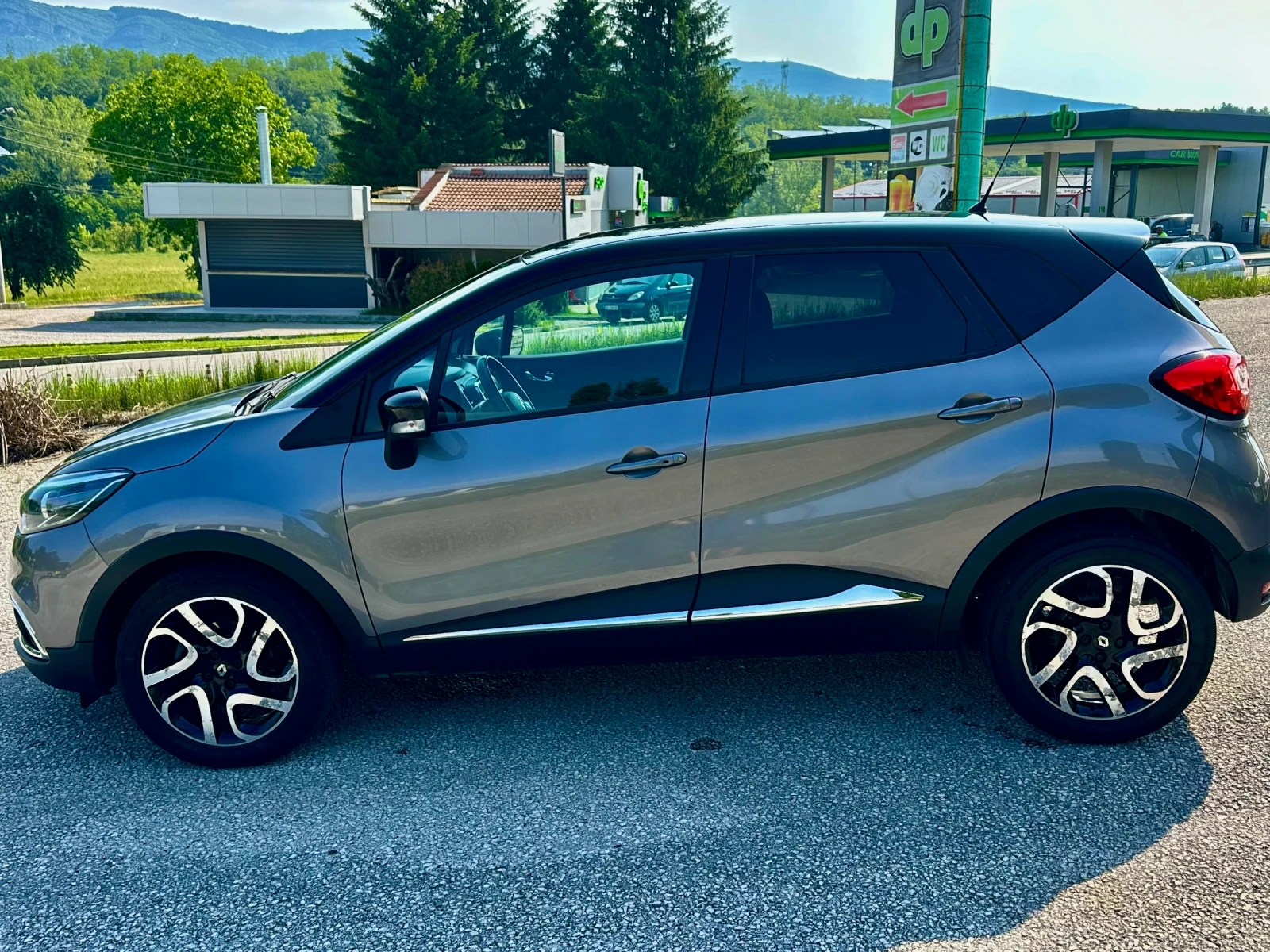 Renault Captur 1.5 DCi 2016 АВТОМАТ 202 хил км.ТОП СЪТОЯНИЕ!!!!, снимка 4 - Автомобили и джипове - 54797888