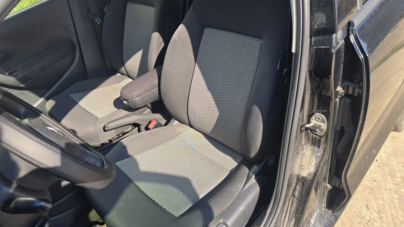 VW Polo 1.2tdi 5 врати клима 2013, снимка 6 - Автомобили и джипове - 54862258