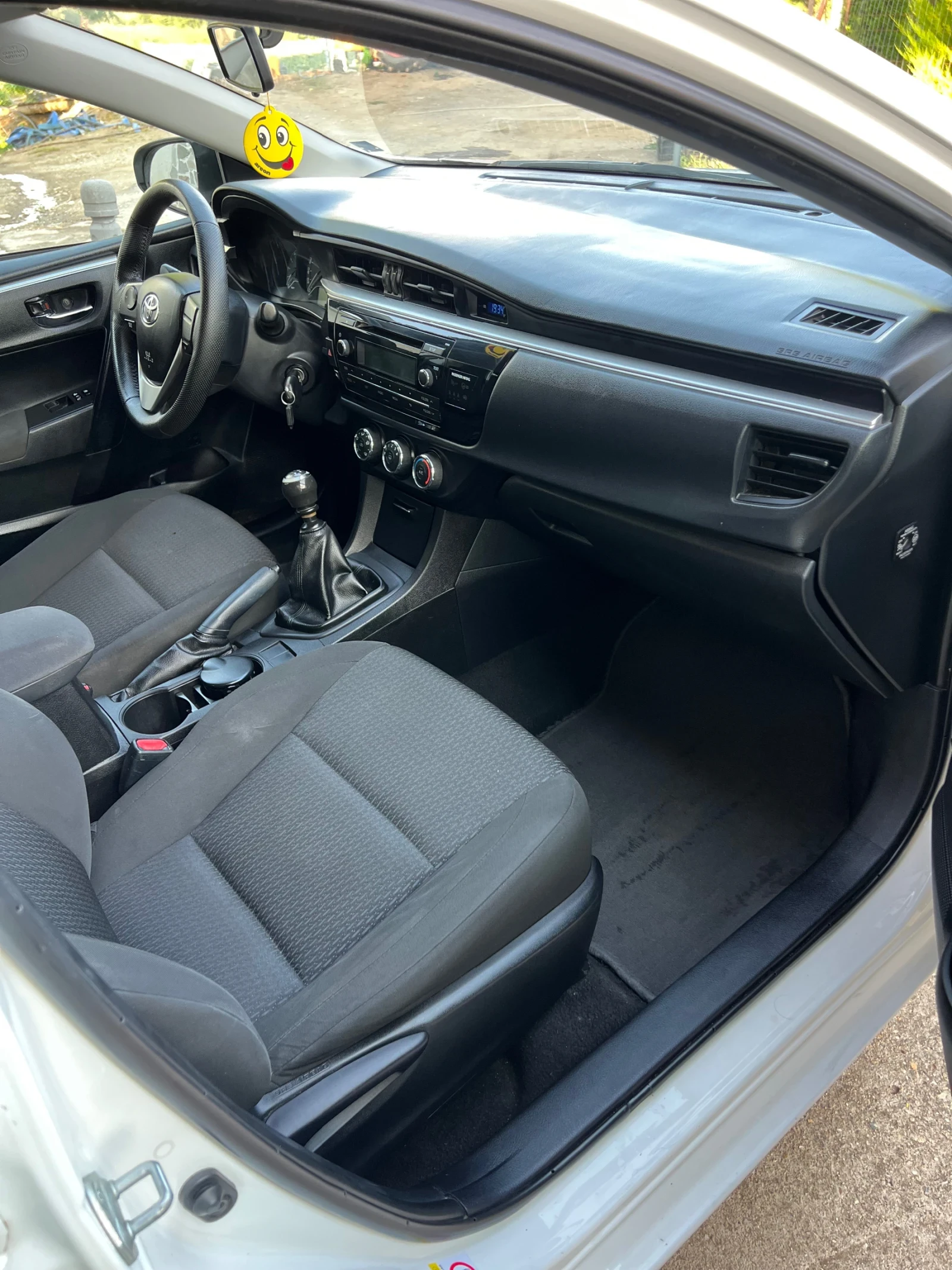 Toyota Corolla 1.4D-D, снимка 11 - Автомобили и джипове - 55344437