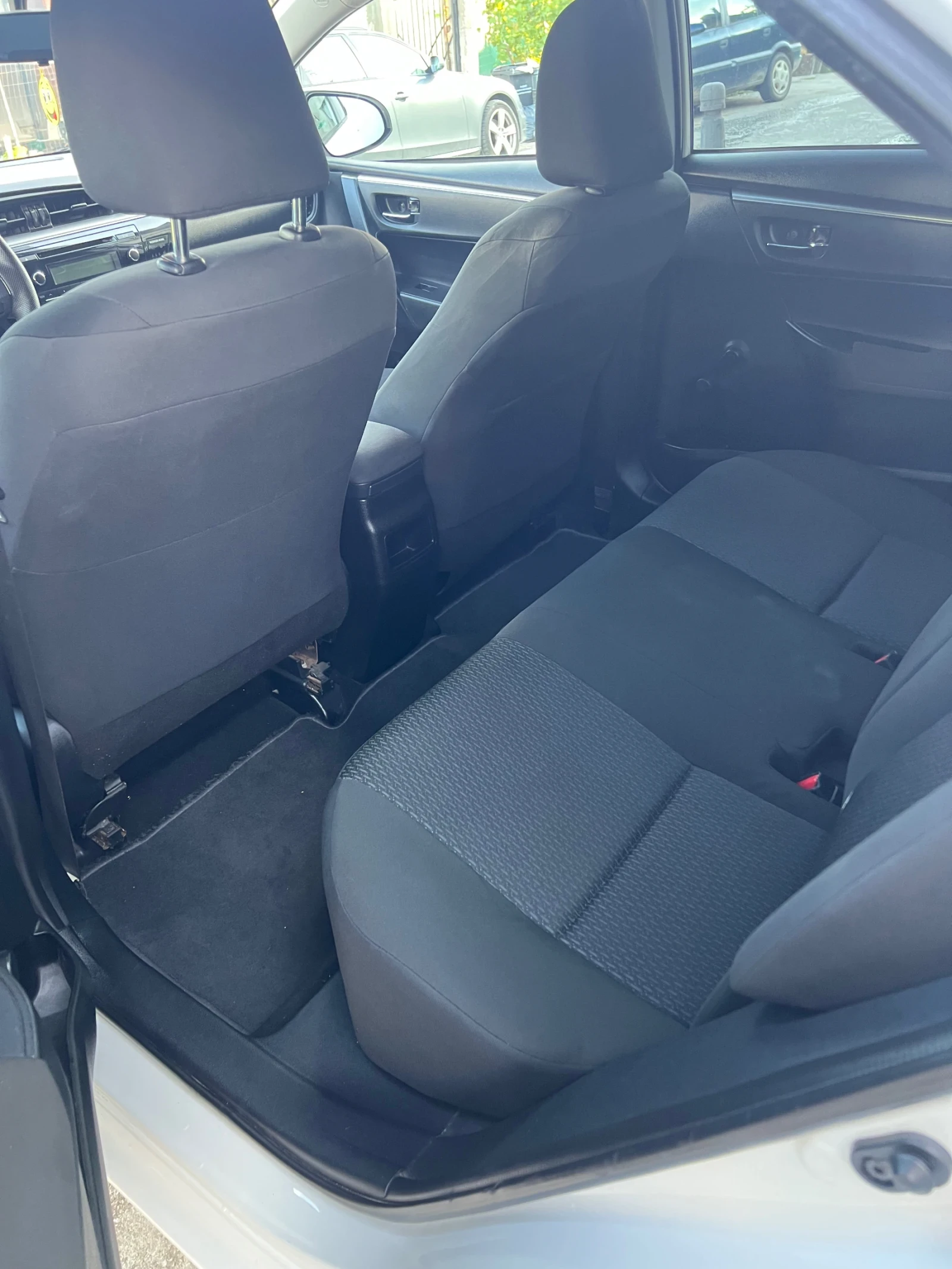 Toyota Corolla 1.4D-D, снимка 8 - Автомобили и джипове - 55344437