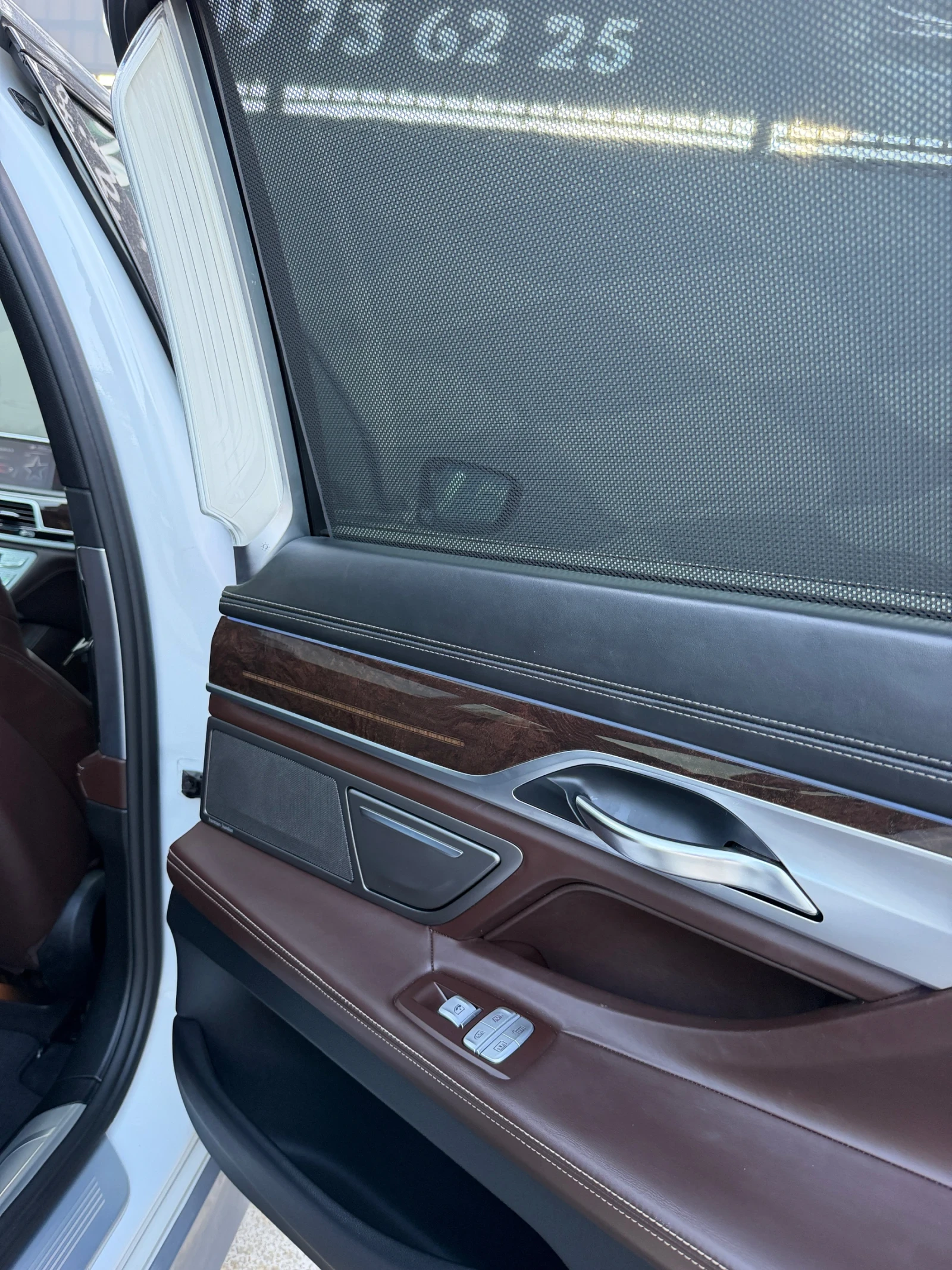 BMW 750 Бартер лизинг, снимка 16 - Автомобили и джипове - 55618900