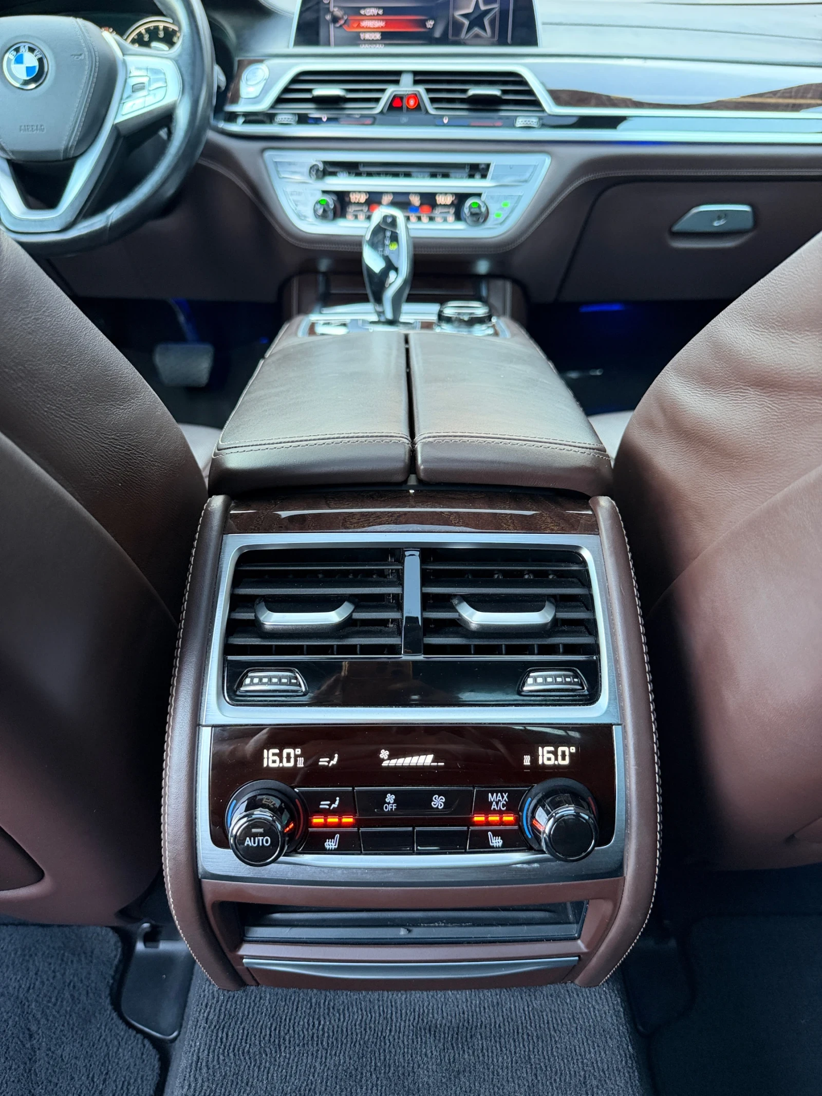 BMW 750 Бартер лизинг, снимка 13 - Автомобили и джипове - 55618900