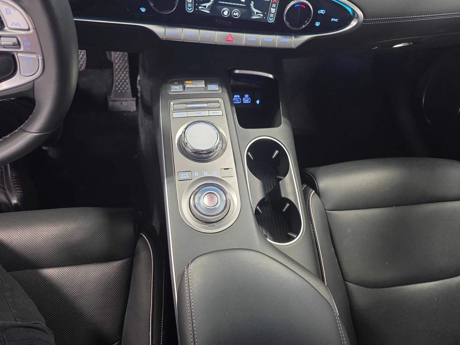 Genesis GV70 * 2.5T Advanced * CARFAX* ����������*  | Mobile.bg � ����������� 9