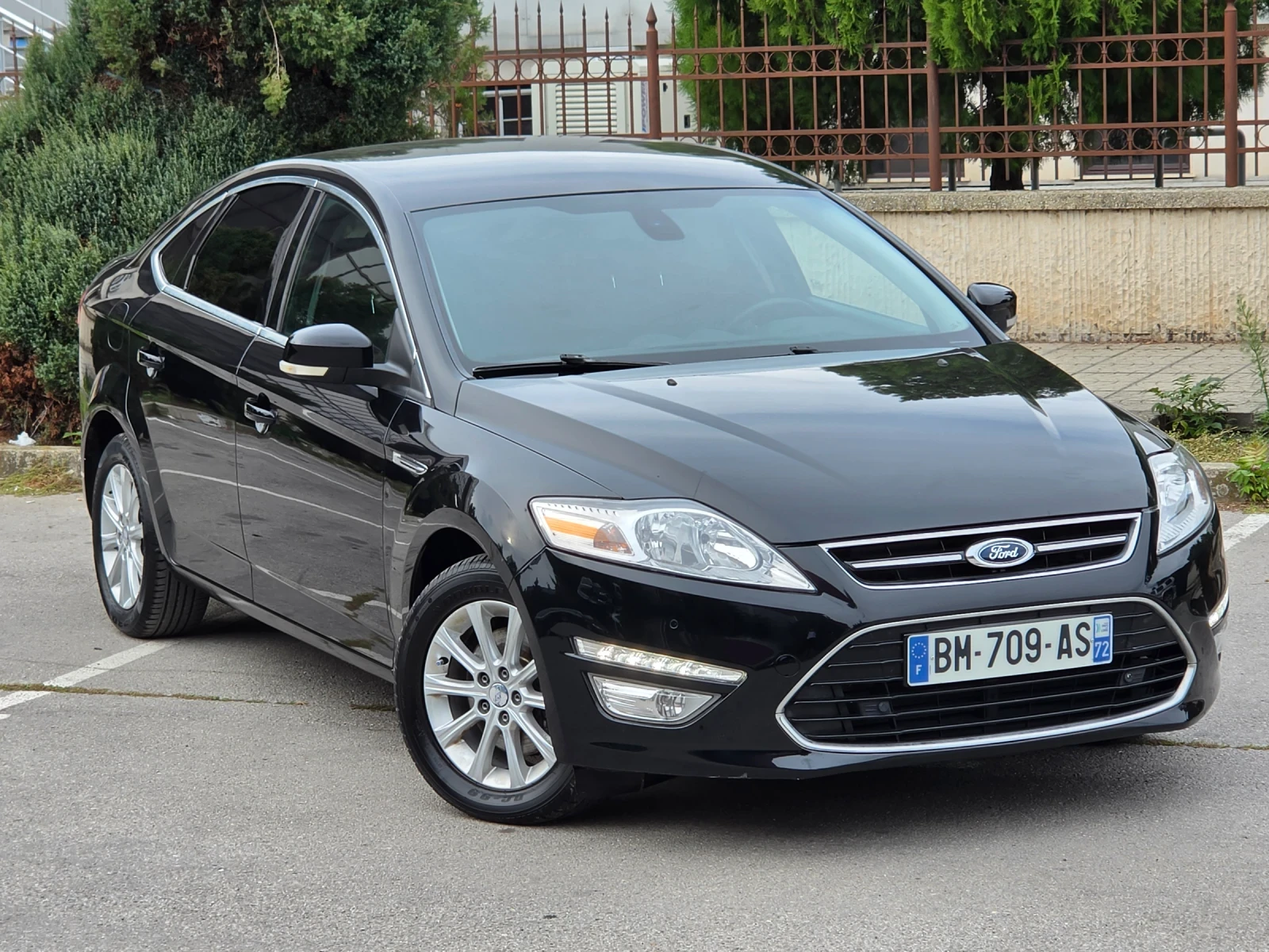 Ford Mondeo 2.0HDI 140HP  * TITANIUM * EURO 5 * , снимка 2 - Автомобили и джипове - 56262293