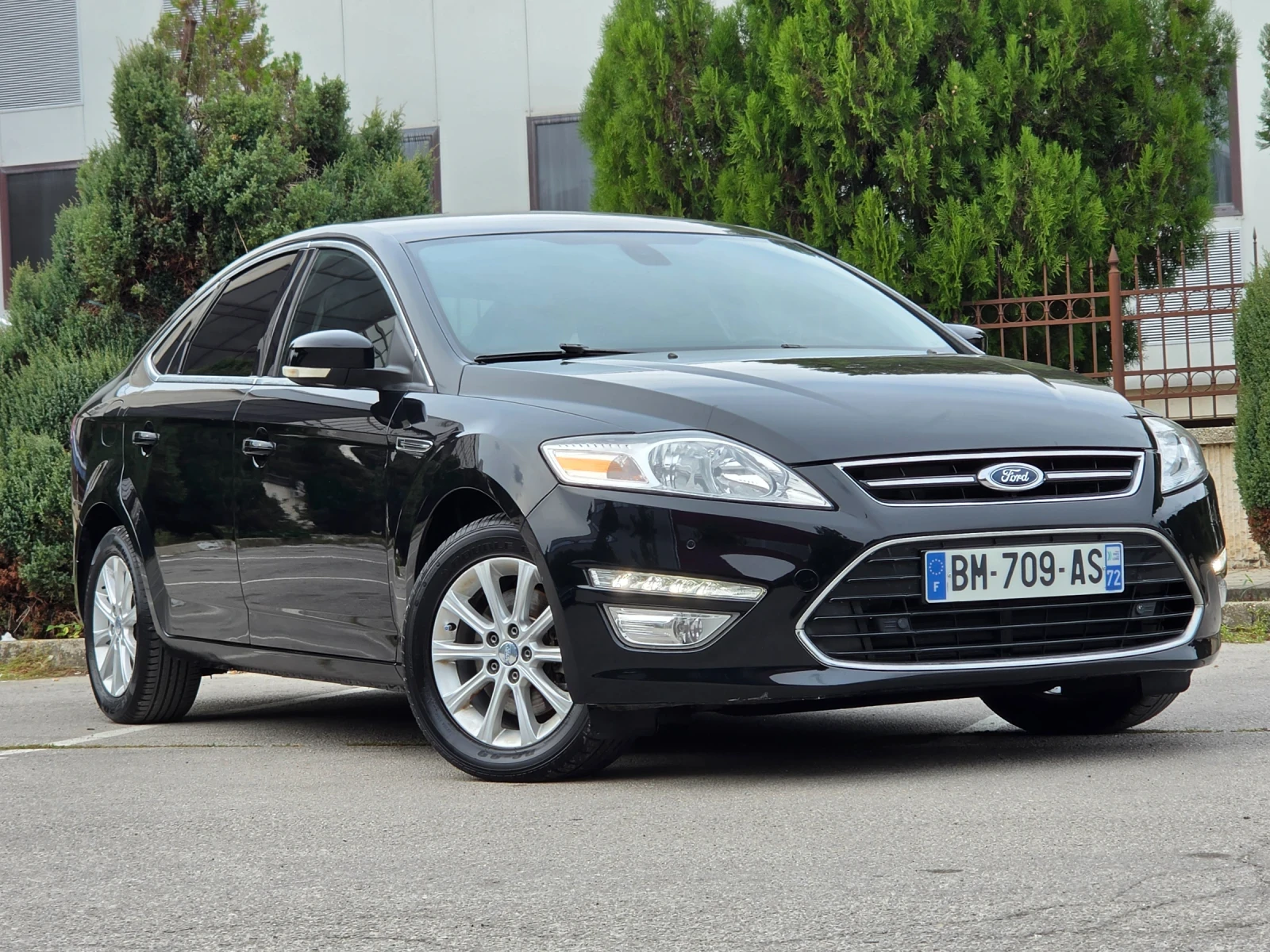 Ford Mondeo 2.0HDI 140HP  * TITANIUM * EURO 5 * 