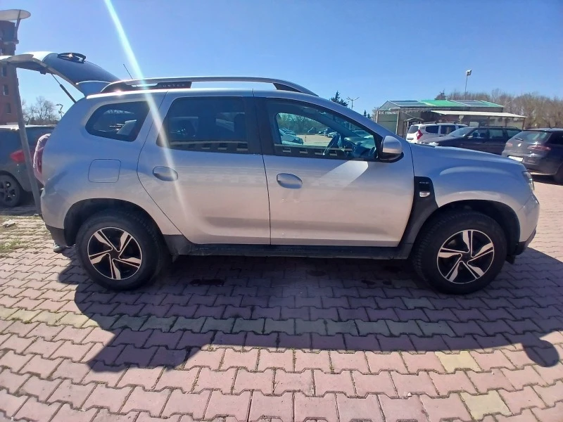 Dacia Duster, снимка 14 - Автомобили и джипове - 46901833