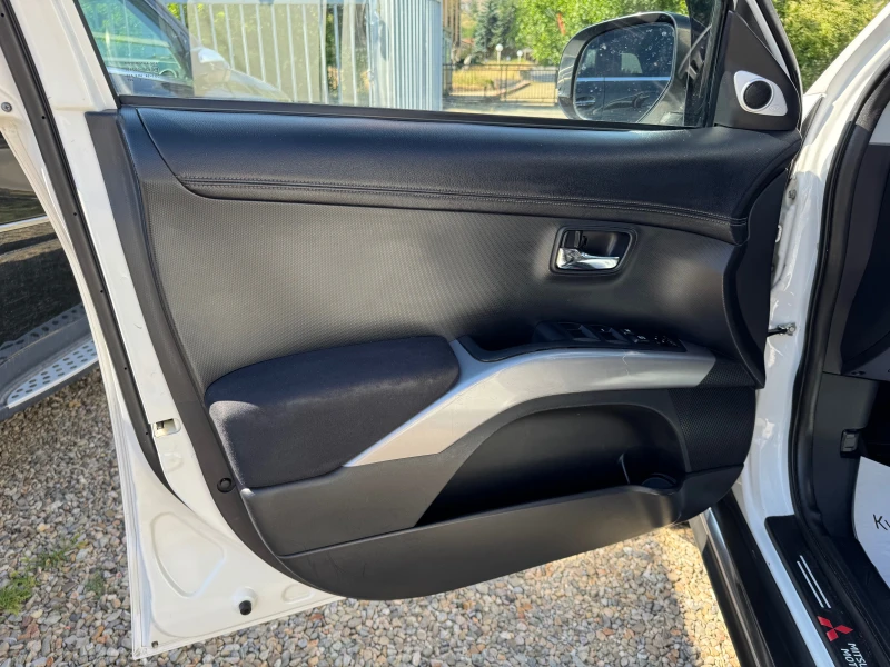 Mitsubishi Outlander Sport 2.2DID, снимка 8 - Автомобили и джипове - 50800982