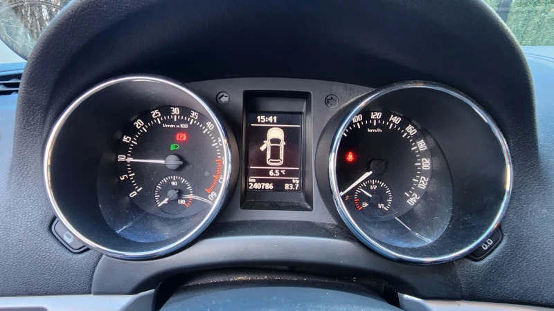 Skoda Yeti, снимка 9 - Автомобили и джипове - 52974748