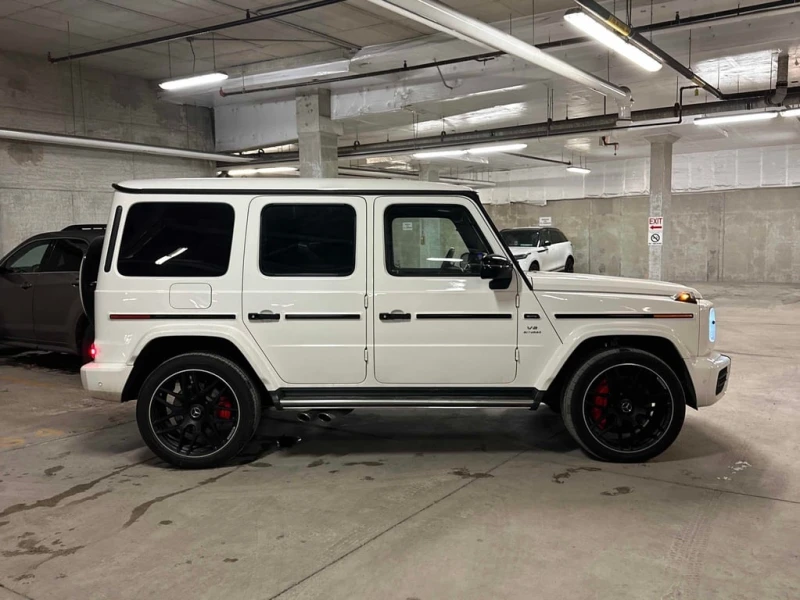 Mercedes-Benz G 63 AMG * CARFAX * БЕЗ ПЪРВОНАЧАЛНА ВНОСКА, снимка 3 - Автомобили и джипове - 53157597