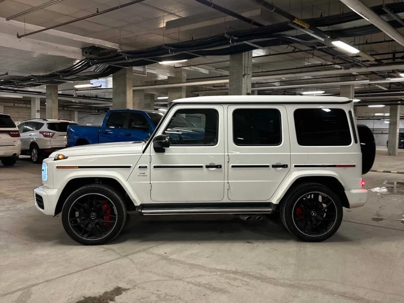 Mercedes-Benz G 63 AMG * CARFAX * БЕЗ ПЪРВОНАЧАЛНА ВНОСКА, снимка 2 - Автомобили и джипове - 53157597