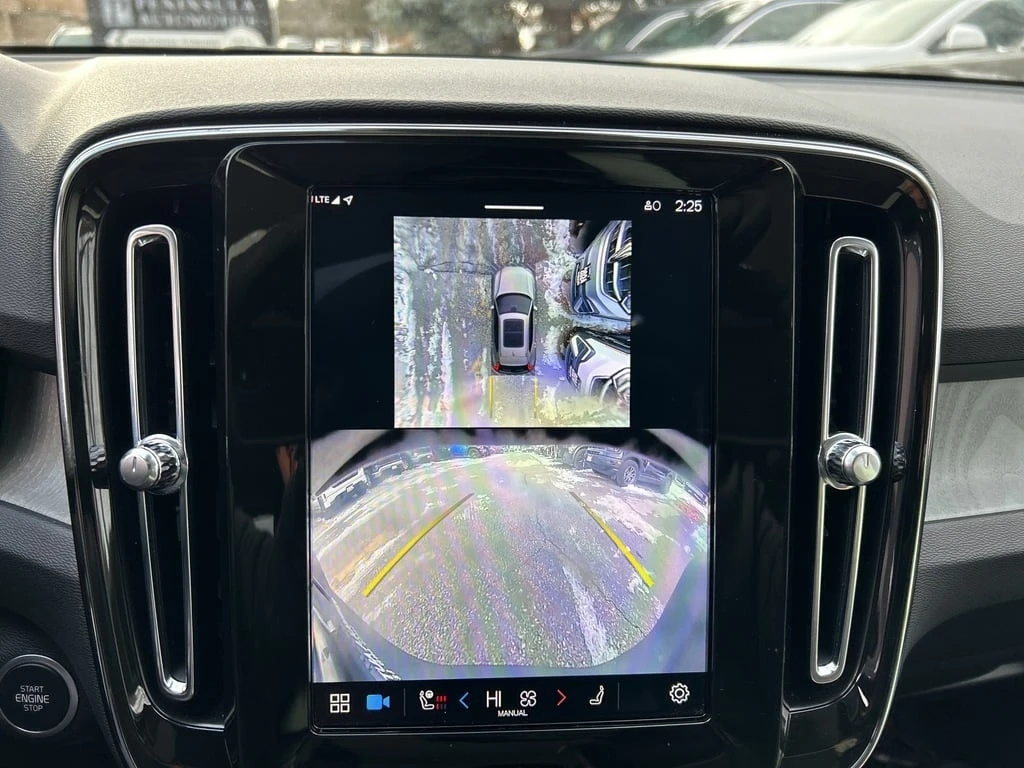 Volvo XC40 * B5 AWD PLUS BRIGHT THEME, PANOROOF, CARPLAY, NAV - изображение 6