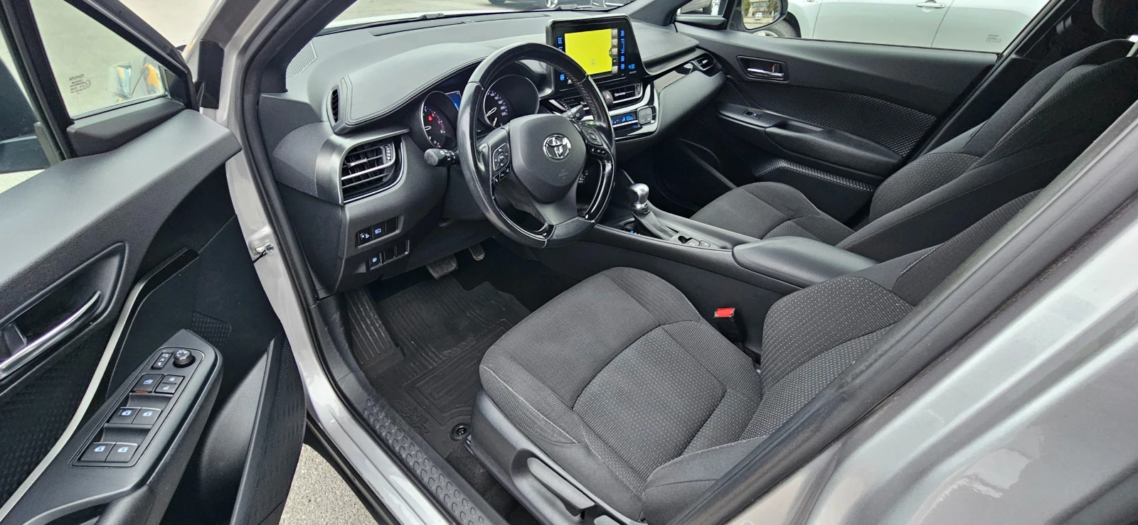 Toyota C-HR 1.2T Active 4WD CVT NAVI , снимка 12 - Автомобили и джипове - 53926598