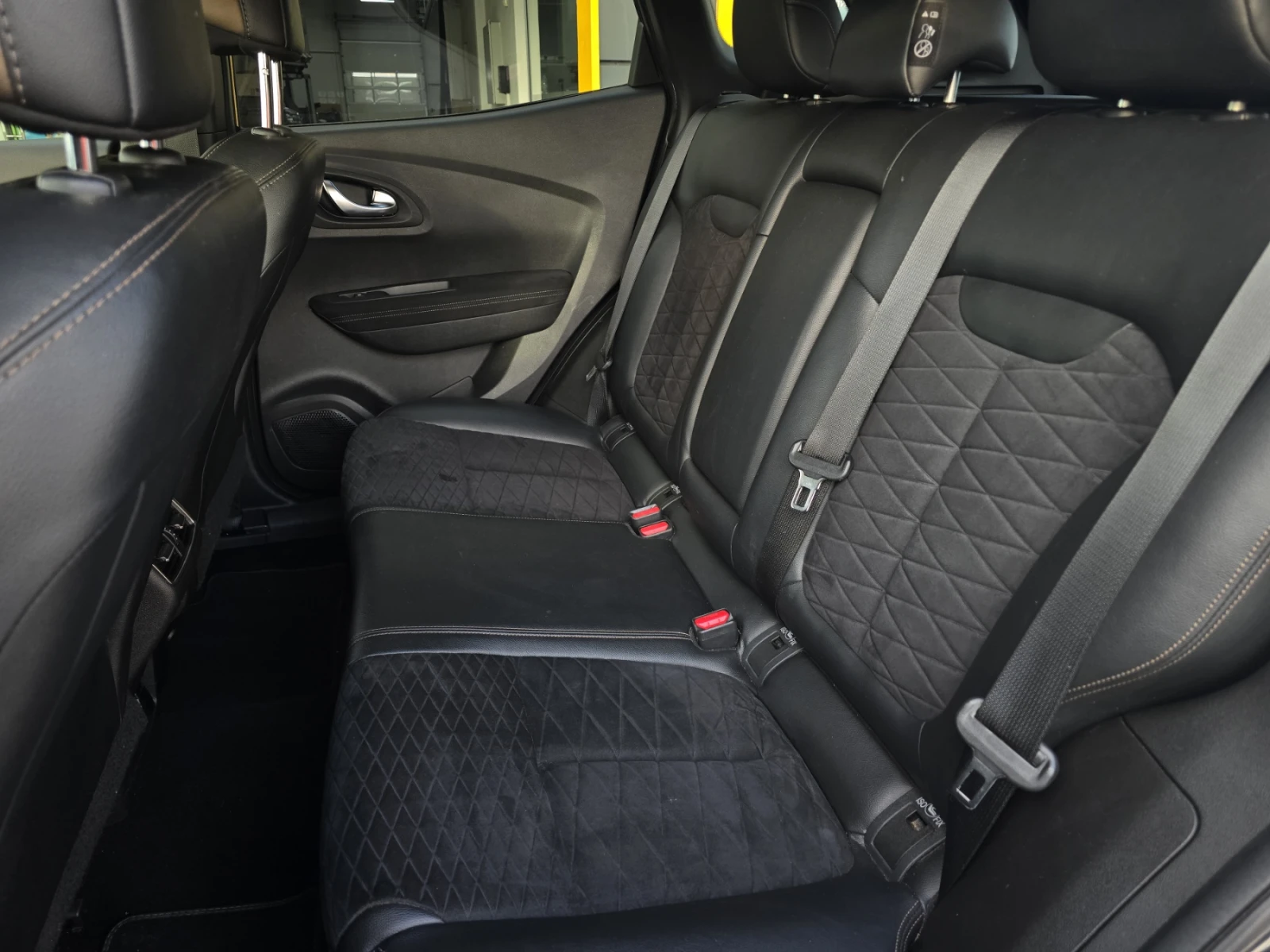 Renault Kadjar 1.3TCe/140к.с./Black Edition, снимка 13 - Автомобили и джипове - 53994144