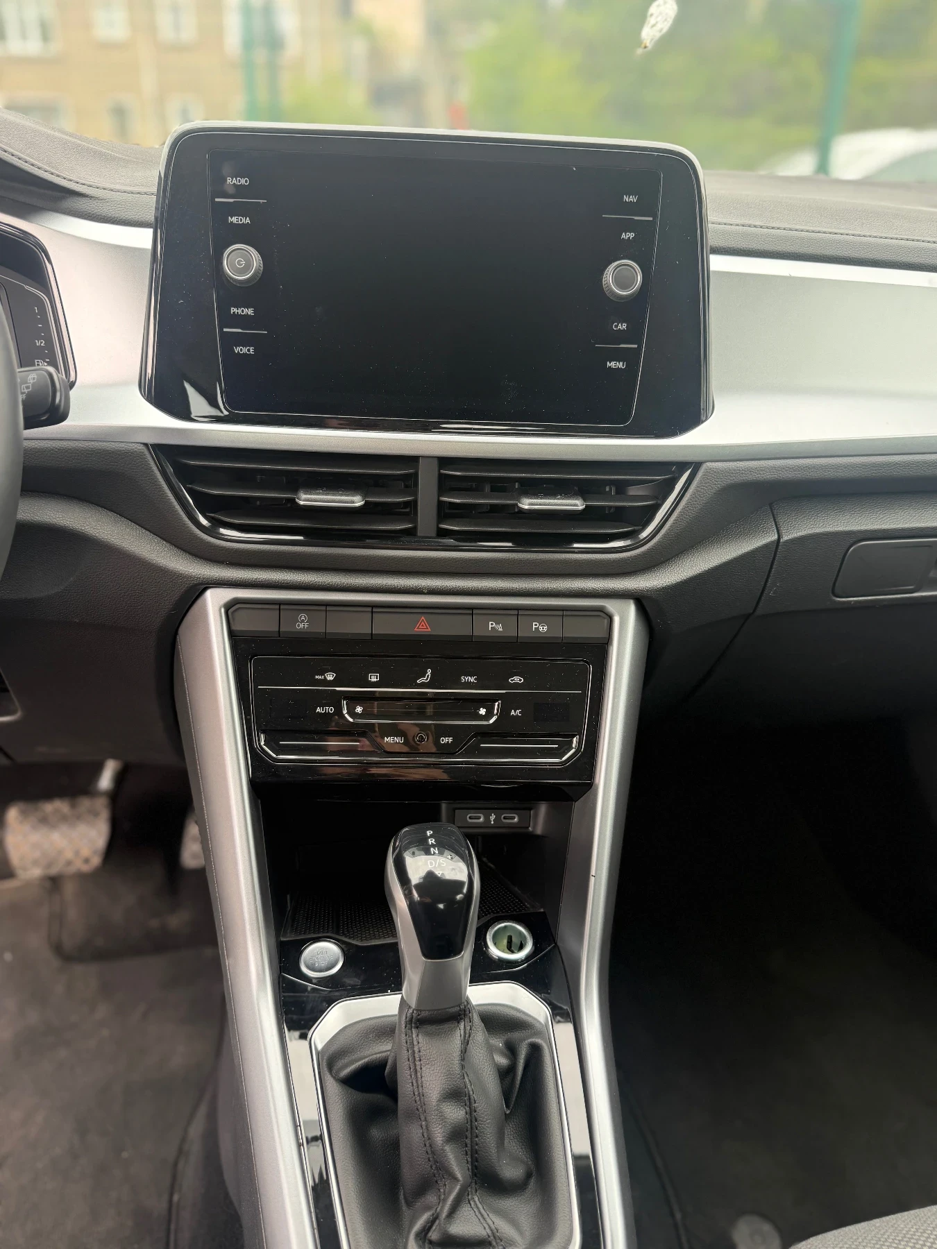 VW T-Roc 1.5 TFSi 6000km style, снимка 11 - Автомобили и джипове - 54171631