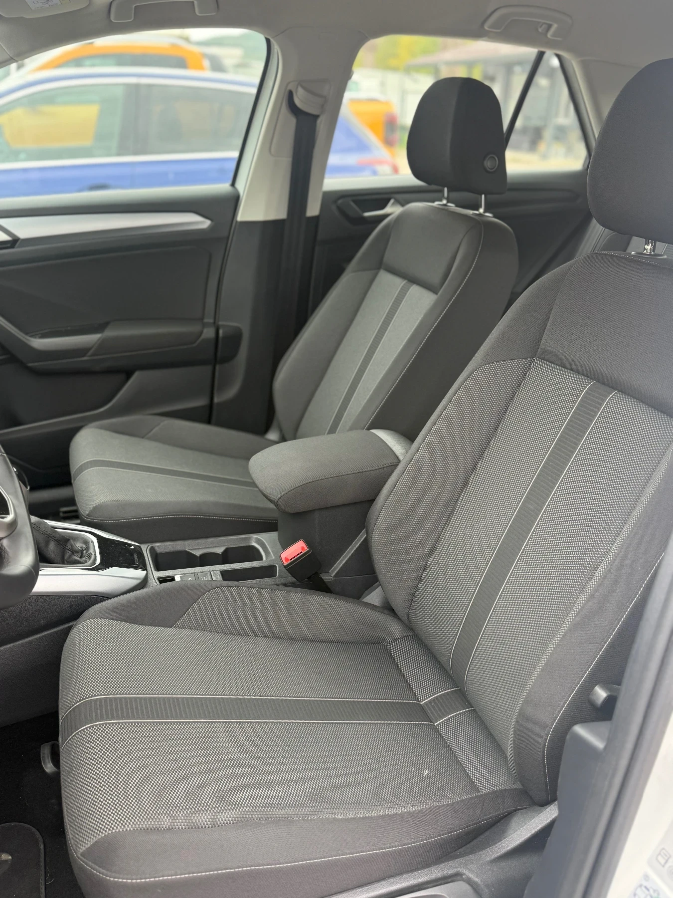 VW T-Roc 1.5 TFSi 6000km style, снимка 8 - Автомобили и джипове - 54171631