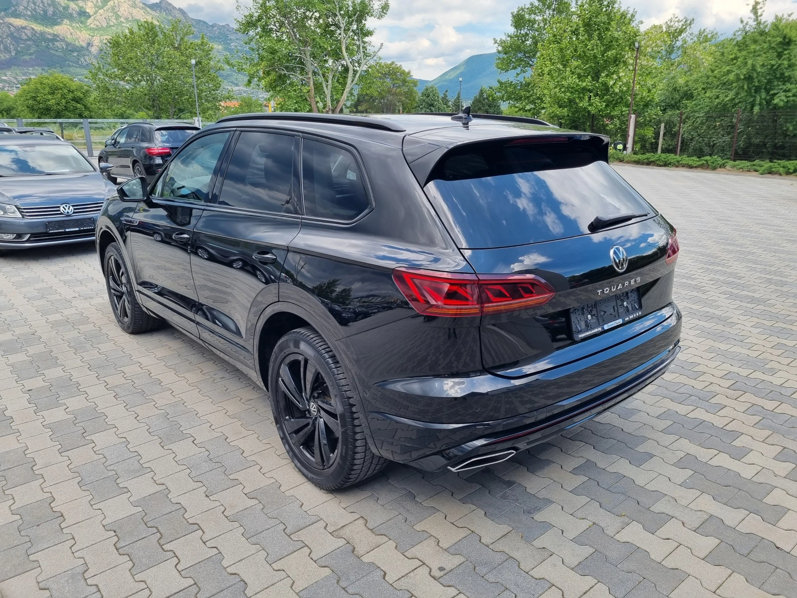 VW Touareg R-LINE= 2023г. 108.000км 3.0TDi-231ps 8 СКОРОСТИ, снимка 4 - Автомобили и джипове - 54650279
