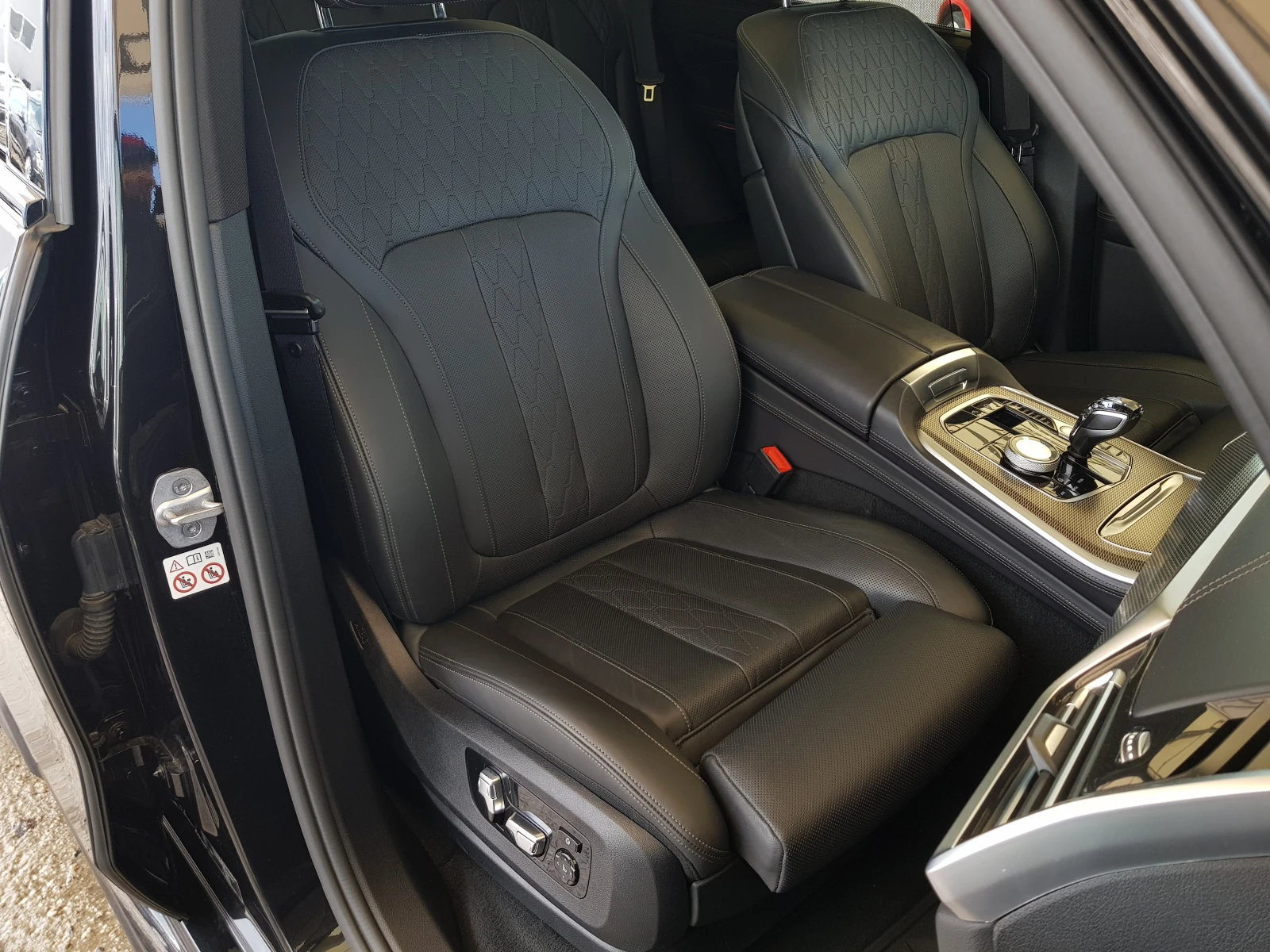 BMW X5 M50D 3.0D-400 к.с. /12/2020 г. INDIVIDUAL, снимка 9 - Автомобили и джипове - 54970185