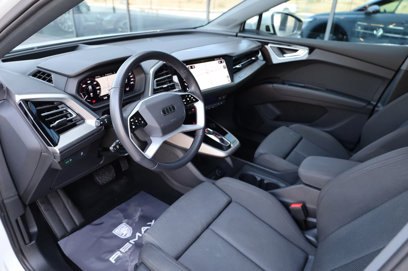 Audi Q4 E-TRON* HEAD UP* NAVI* LED* , снимка 9 - Автомобили и джипове - 55784942