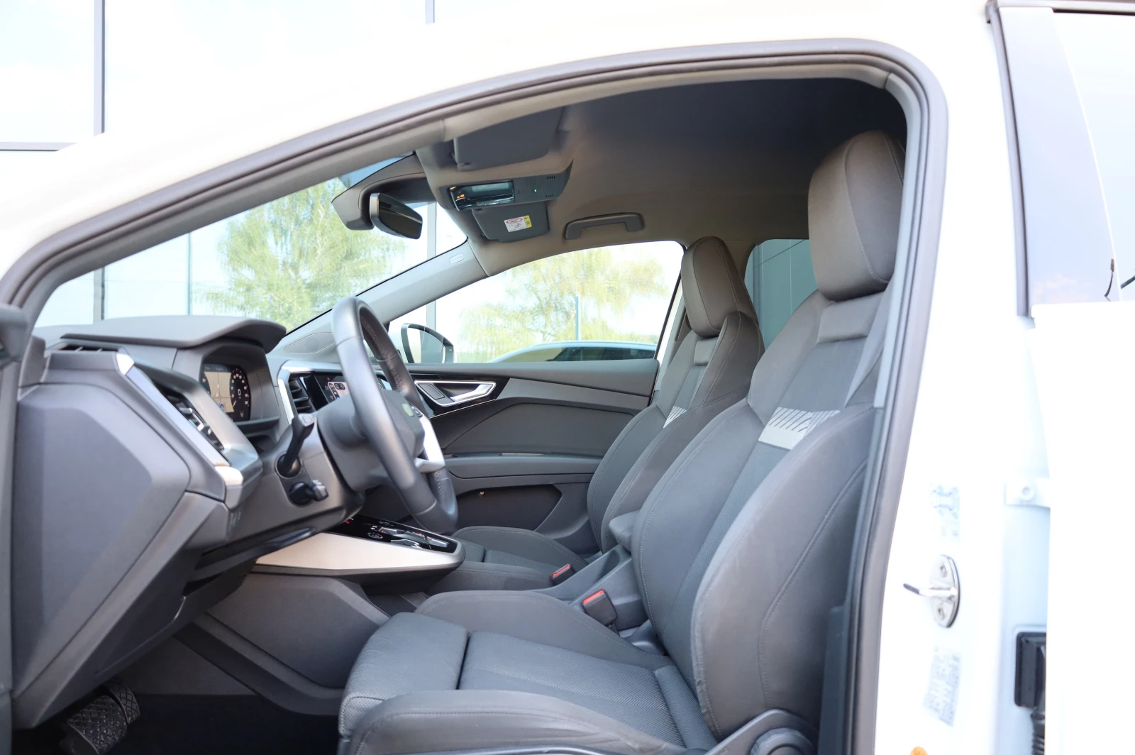 Audi Q4 E-TRON* HEAD UP* NAVI* LED* , снимка 12 - Автомобили и джипове - 55784942
