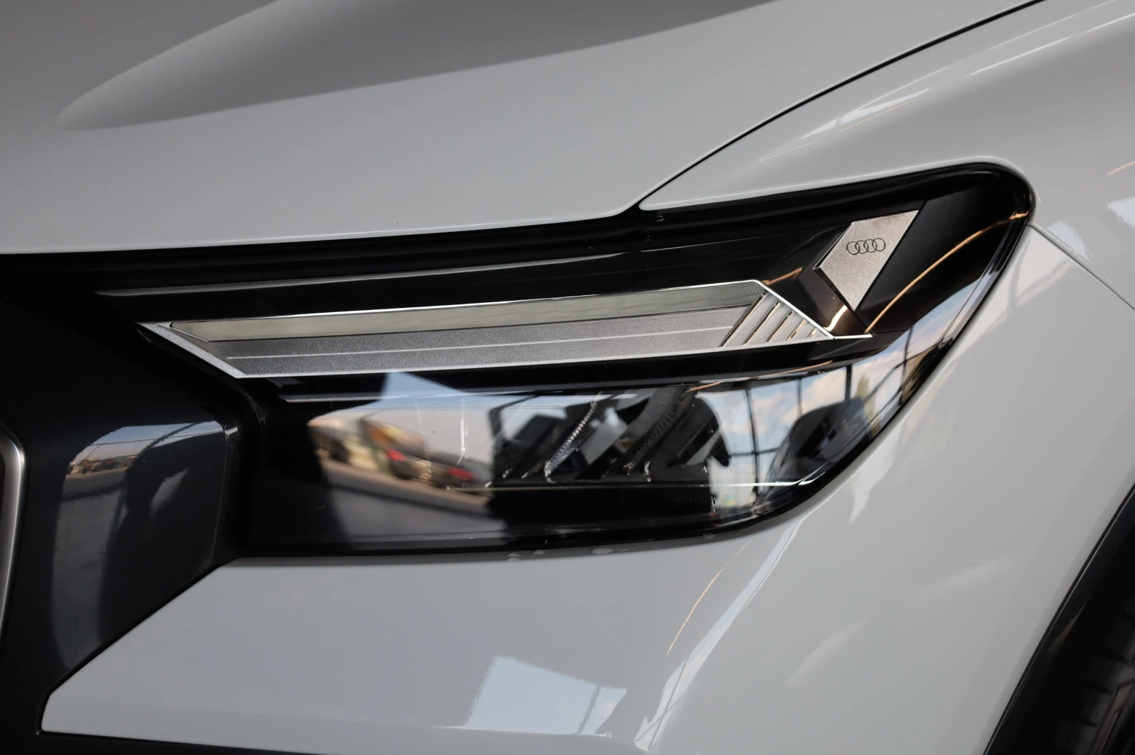 Audi Q4 E-TRON* HEAD UP* NAVI* LED* , снимка 4 - Автомобили и джипове - 55784942