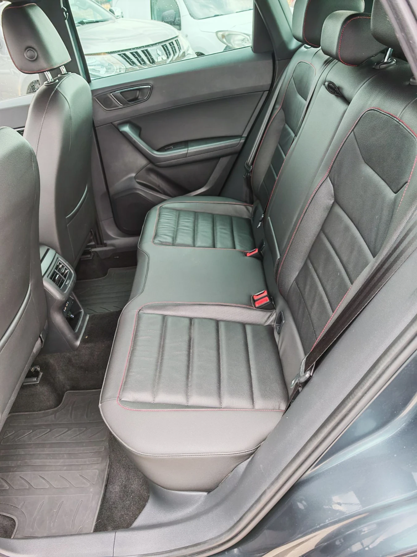 Seat Ateca * УНИКАТ * FR * 2.0TDI 190ps * 4Drive 4X4 * 360  , снимка 7 - Автомобили и джипове - 56167877