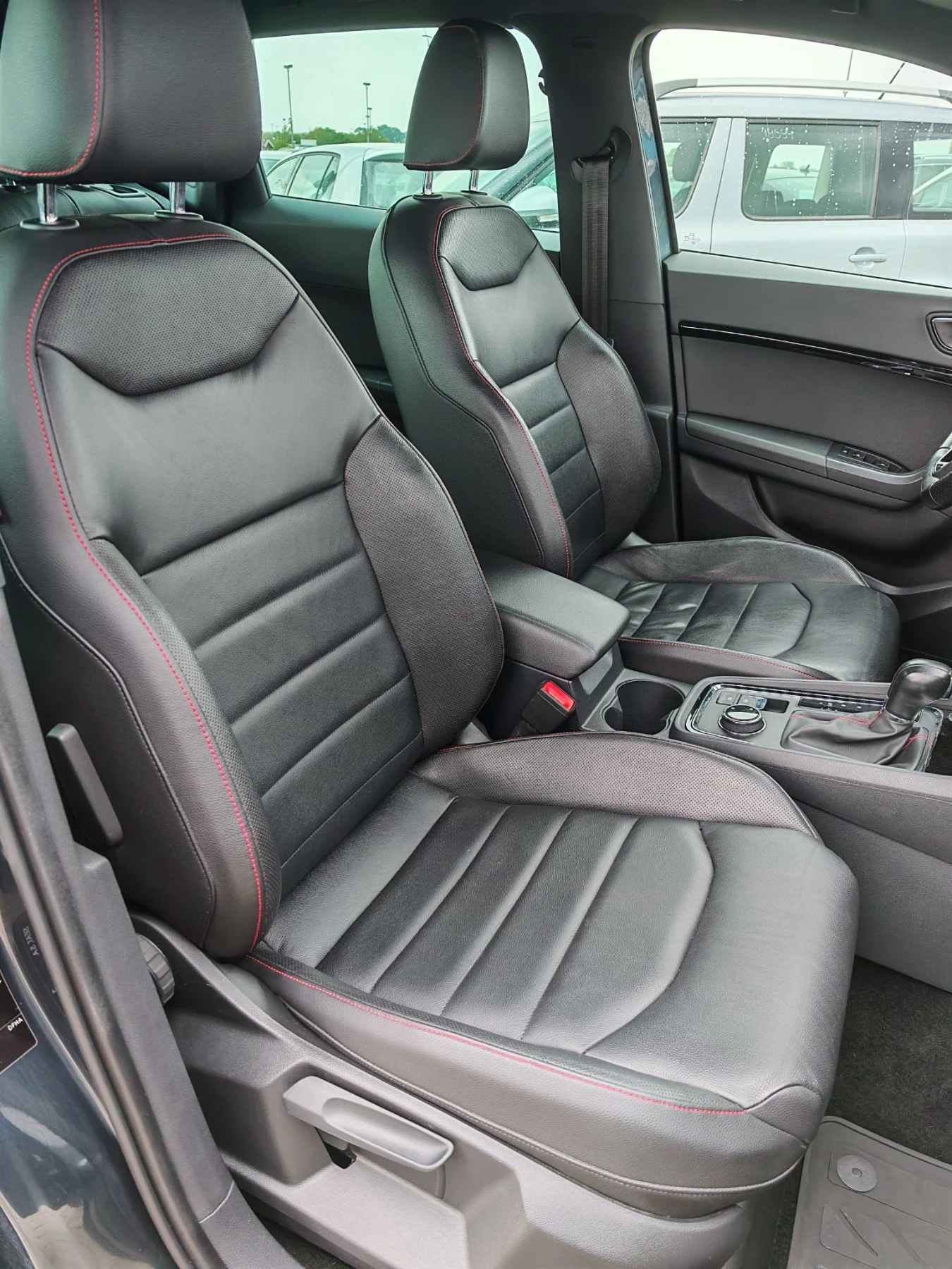 Seat Ateca * УНИКАТ * FR * 2.0TDI 190ps * 4Drive 4X4 * 360  , снимка 5 - Автомобили и джипове - 56167877