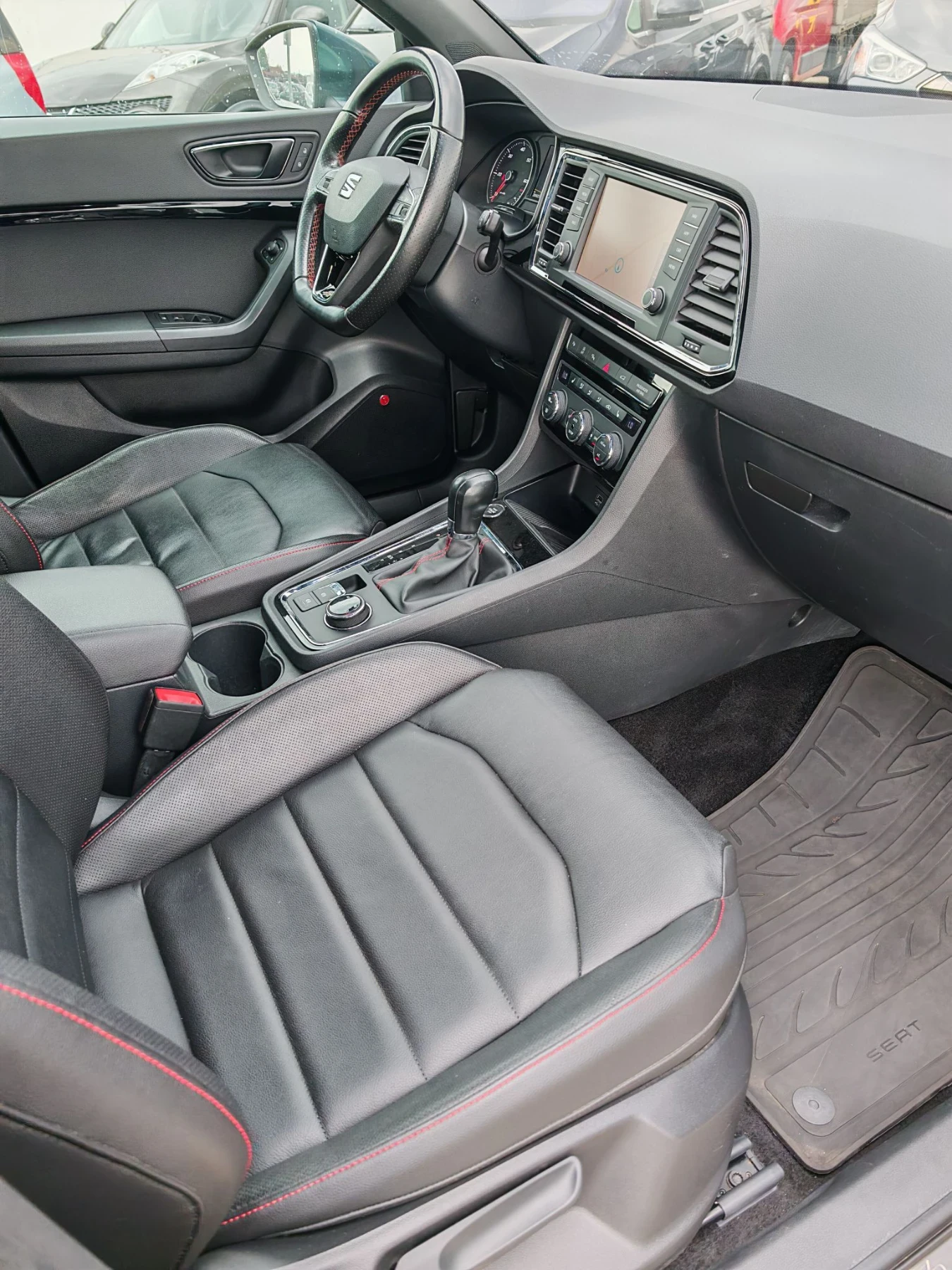 Seat Ateca * УНИКАТ * FR * 2.0TDI 190ps * 4Drive 4X4 * 360  , снимка 6 - Автомобили и джипове - 56167877