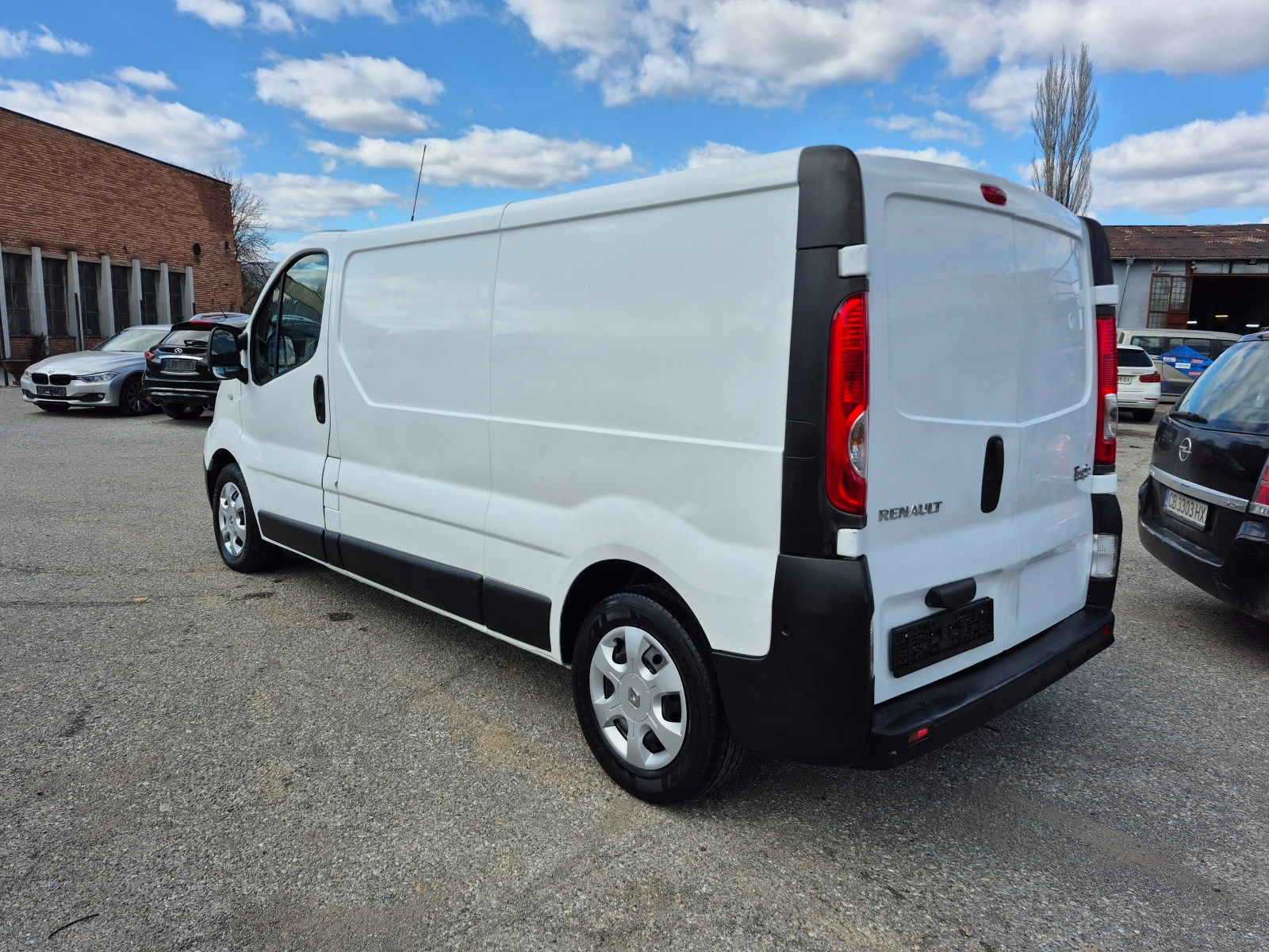 Renault Trafic 2.0 DCI       115 k.s - изображение 8