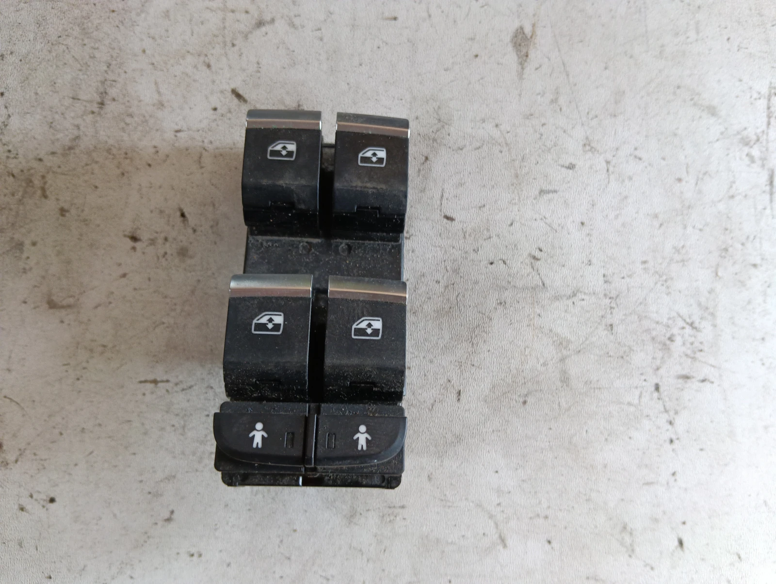 копче ел. стъкла 8W0959851B Audi A4