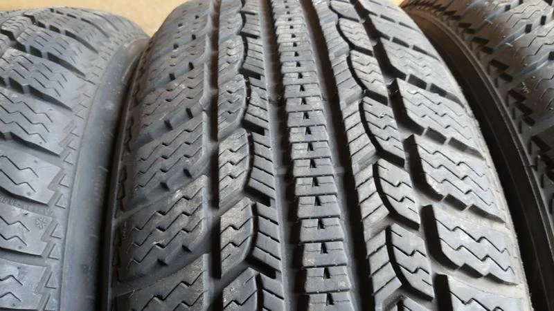 Гуми Зимни 225/55R16, снимка 6 - Гуми и джанти - 28771299