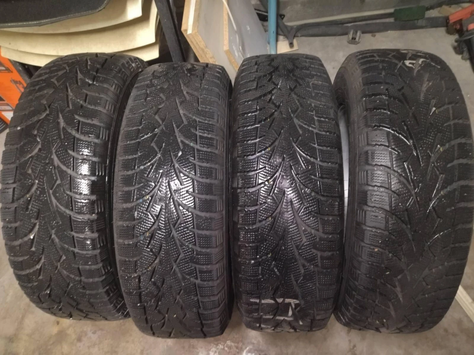 Гуми с джанти Toyo 205/70R15, снимка 2 - Гуми и джанти - 54713972