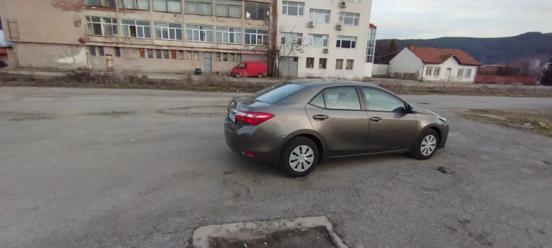 Toyota Corolla, снимка 10 - Автомобили и джипове - 49471295