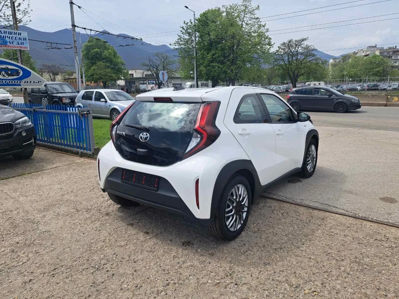 Toyota Aygo Aygo X, снимка 7 - Автомобили и джипове - 50320649