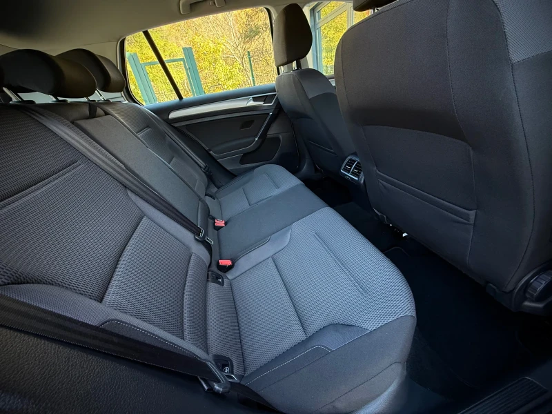 VW Golf 1.6TDI * NAVI* , снимка 10 - Автомобили и джипове - 52262934