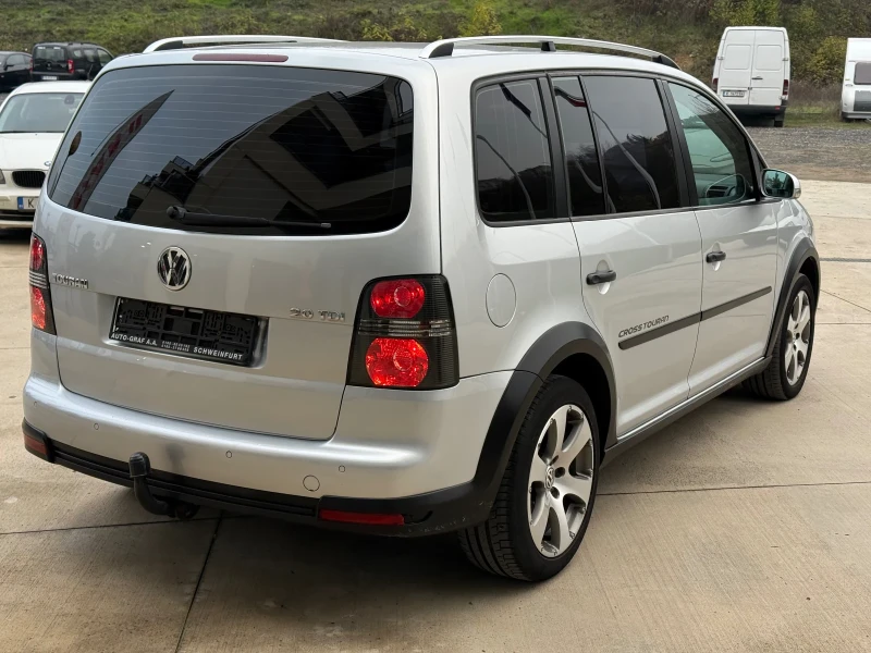 VW Touran Cross 6+ 1, снимка 6 - Автомобили и джипове - 52704497