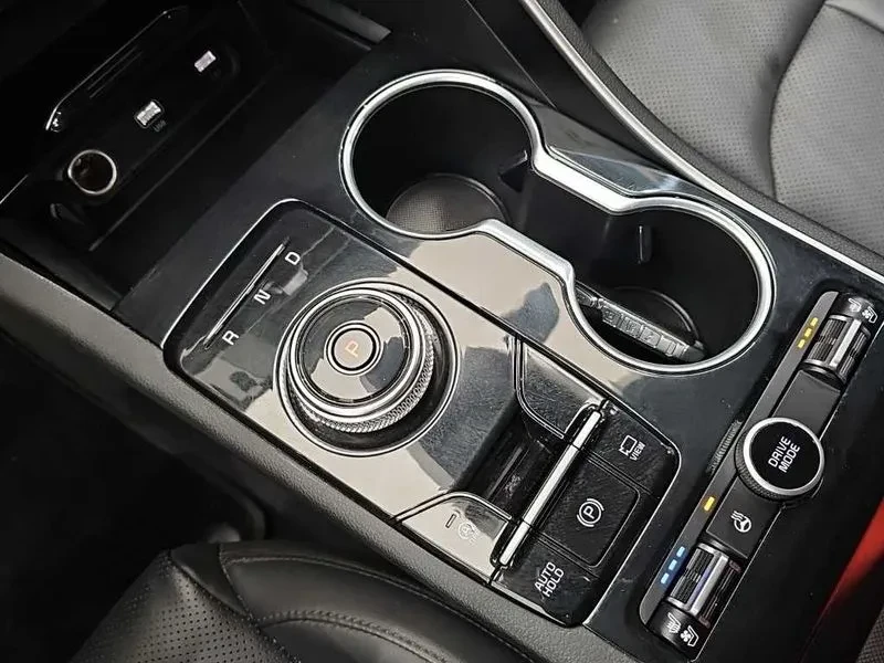 Kia K5 2.0 Prestige, снимка 8 - Автомобили и джипове - 55739284
