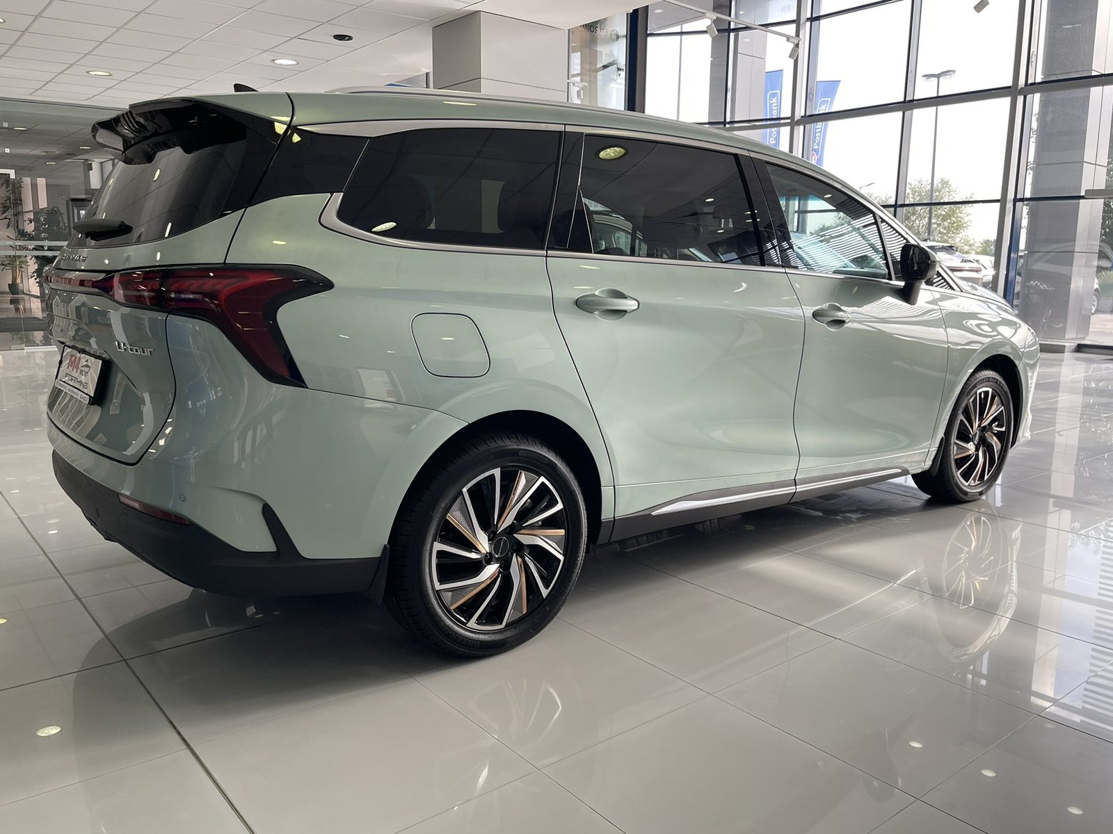 DONGFENG M4-YACHT 1.5T 2024 - изображение 4