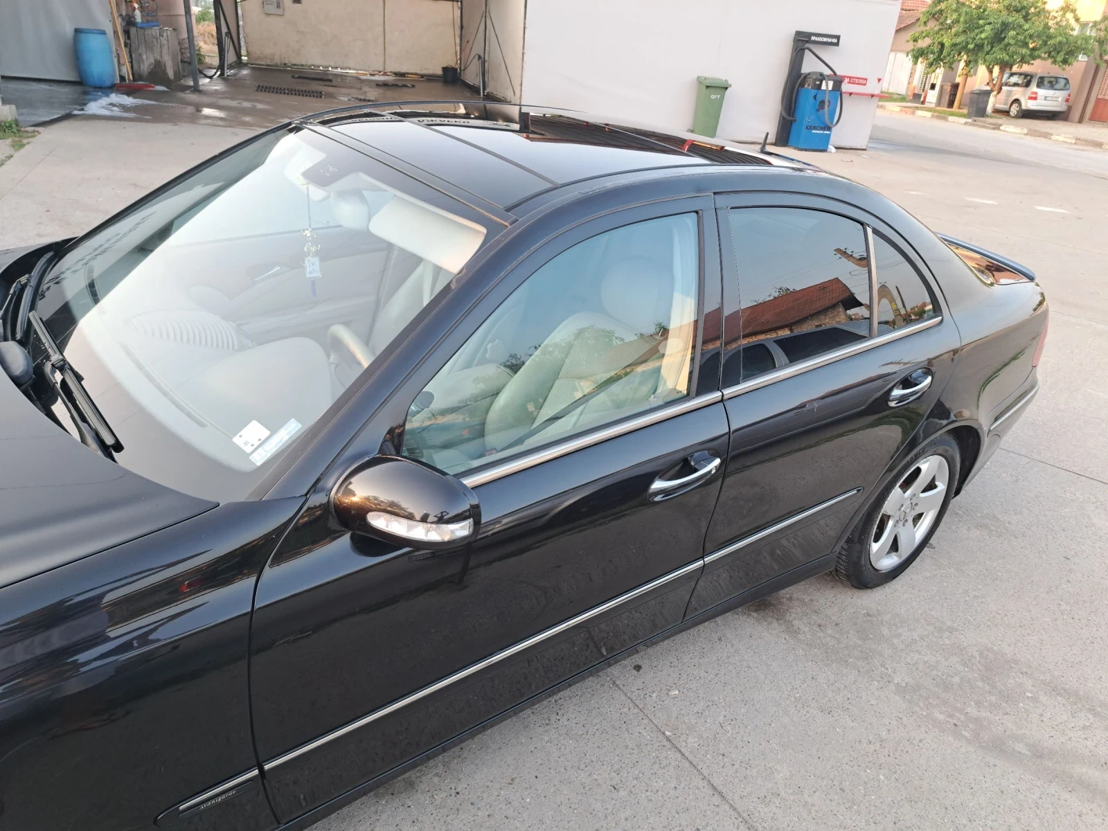 Mercedes-Benz E 270 2.7 CDI - изображение 2