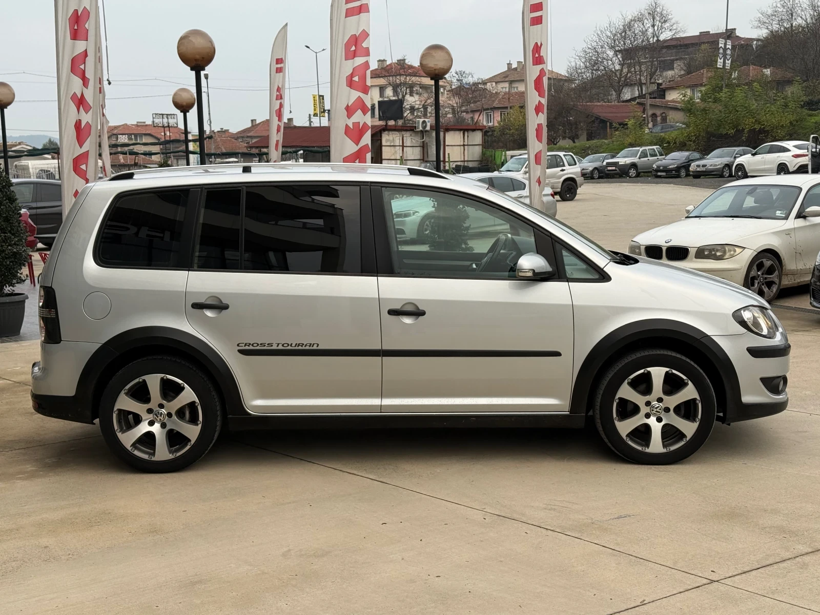 VW Touran Cross 6+ 1 - изображение 7