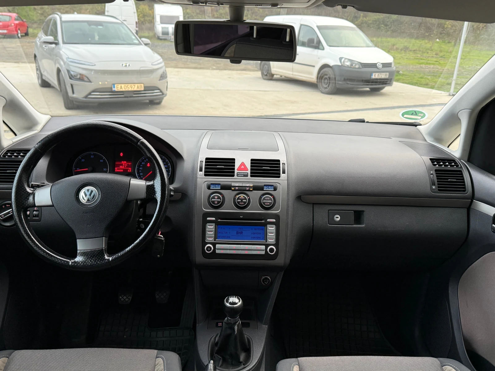 VW Touran Cross 6+ 1 | Mobile.bg   11