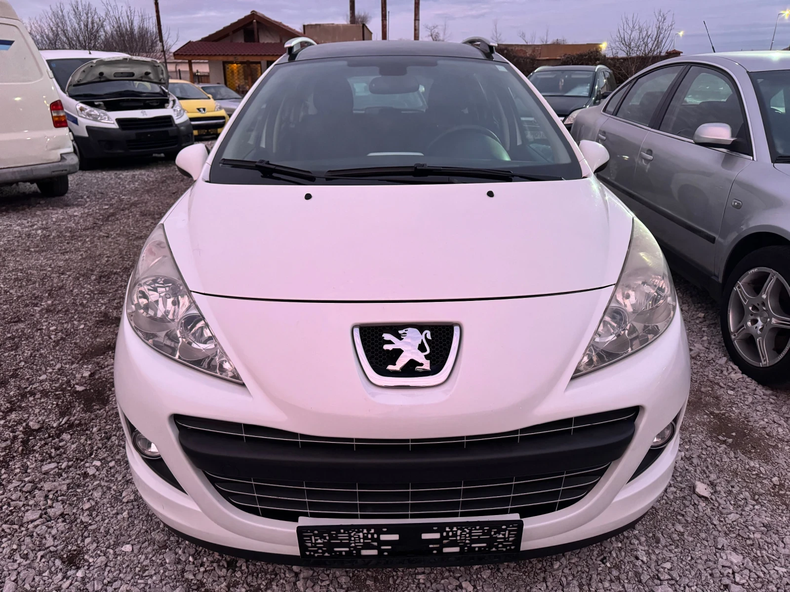 Peugeot 207 1.4i KLIMA 117000km - изображение 8