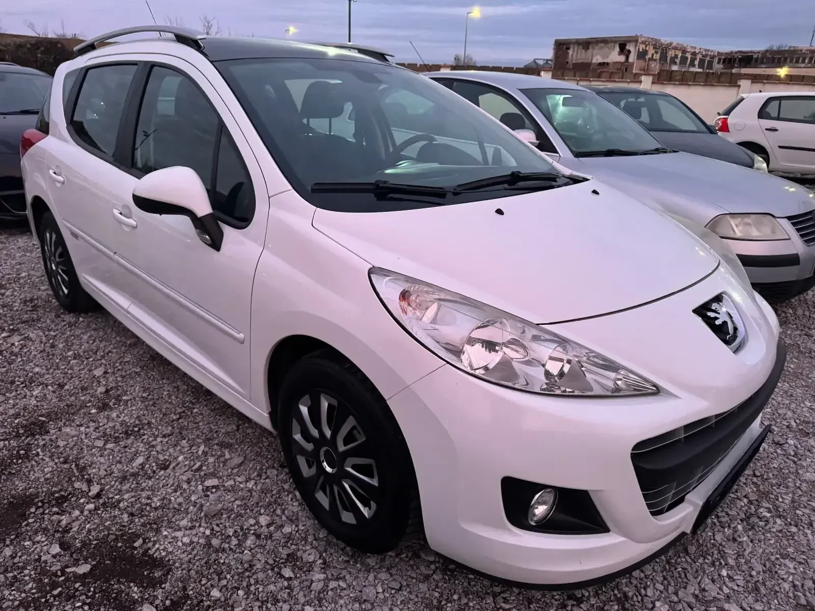 Peugeot 207 1.4i KLIMA 119000км. - изображение 8