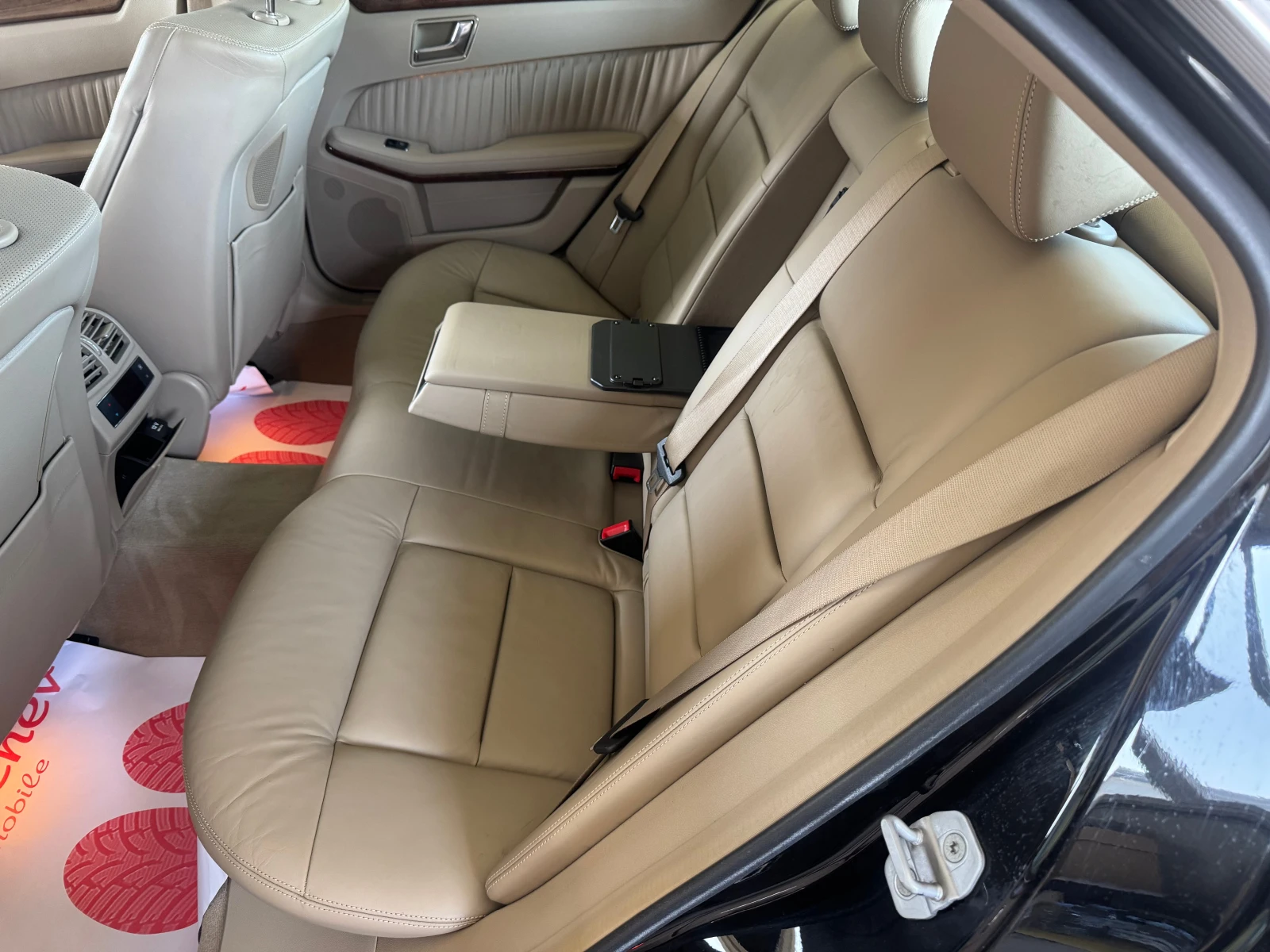 Mercedes-Benz E 350 Night vision, снимка 9 - Автомобили и джипове - 53833974