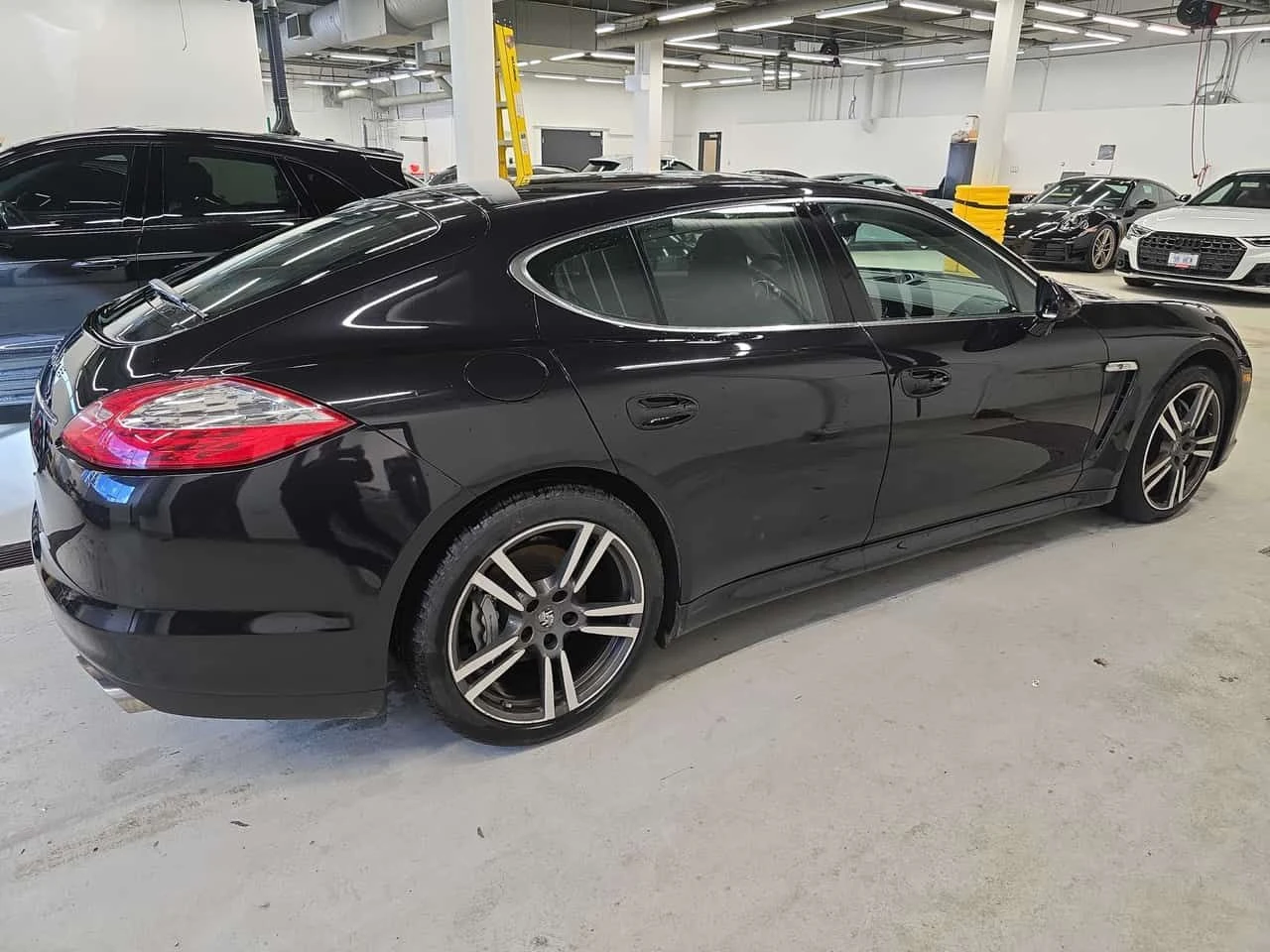 Porsche Panamera * 4dr HB 4S * CARFAX * ЦЕНА ДО БГ, снимка 3 - Автомобили и джипове - 53875270