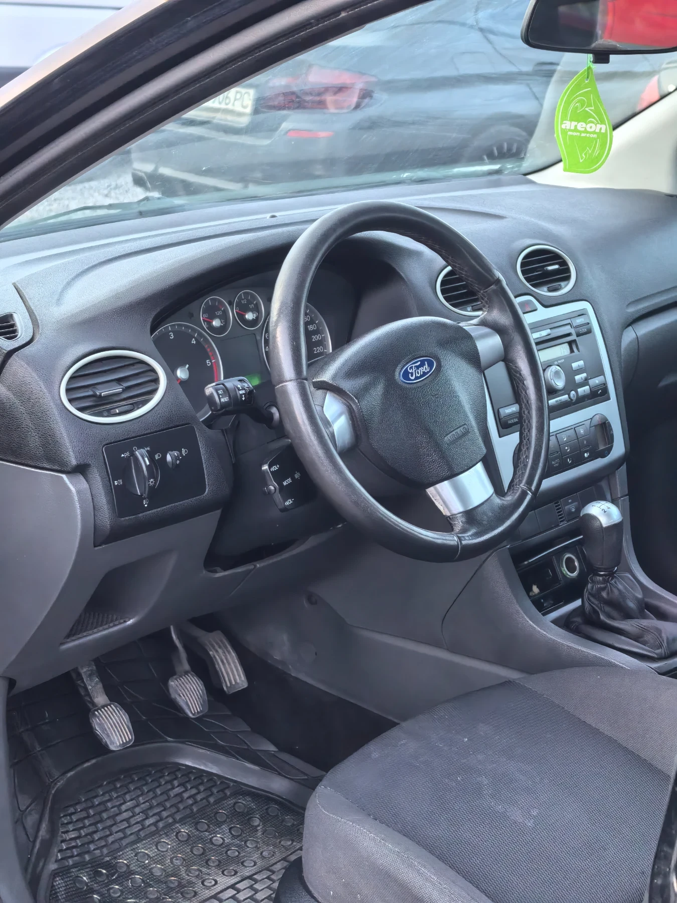 Ford Focus 1.6 TDCI, снимка 9 - Автомобили и джипове - 54115826