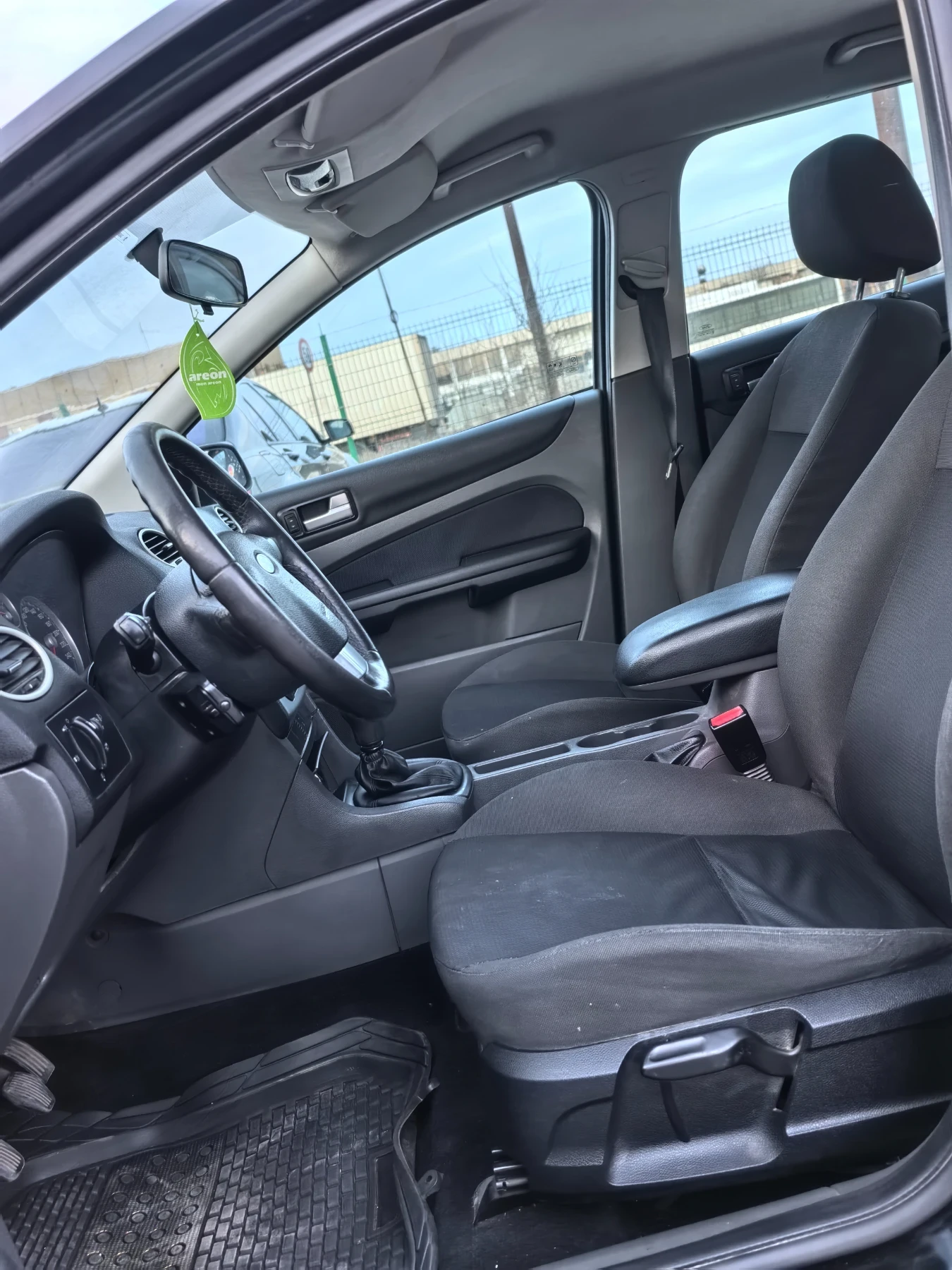 Ford Focus 1.6 TDCI, снимка 8 - Автомобили и джипове - 54115826