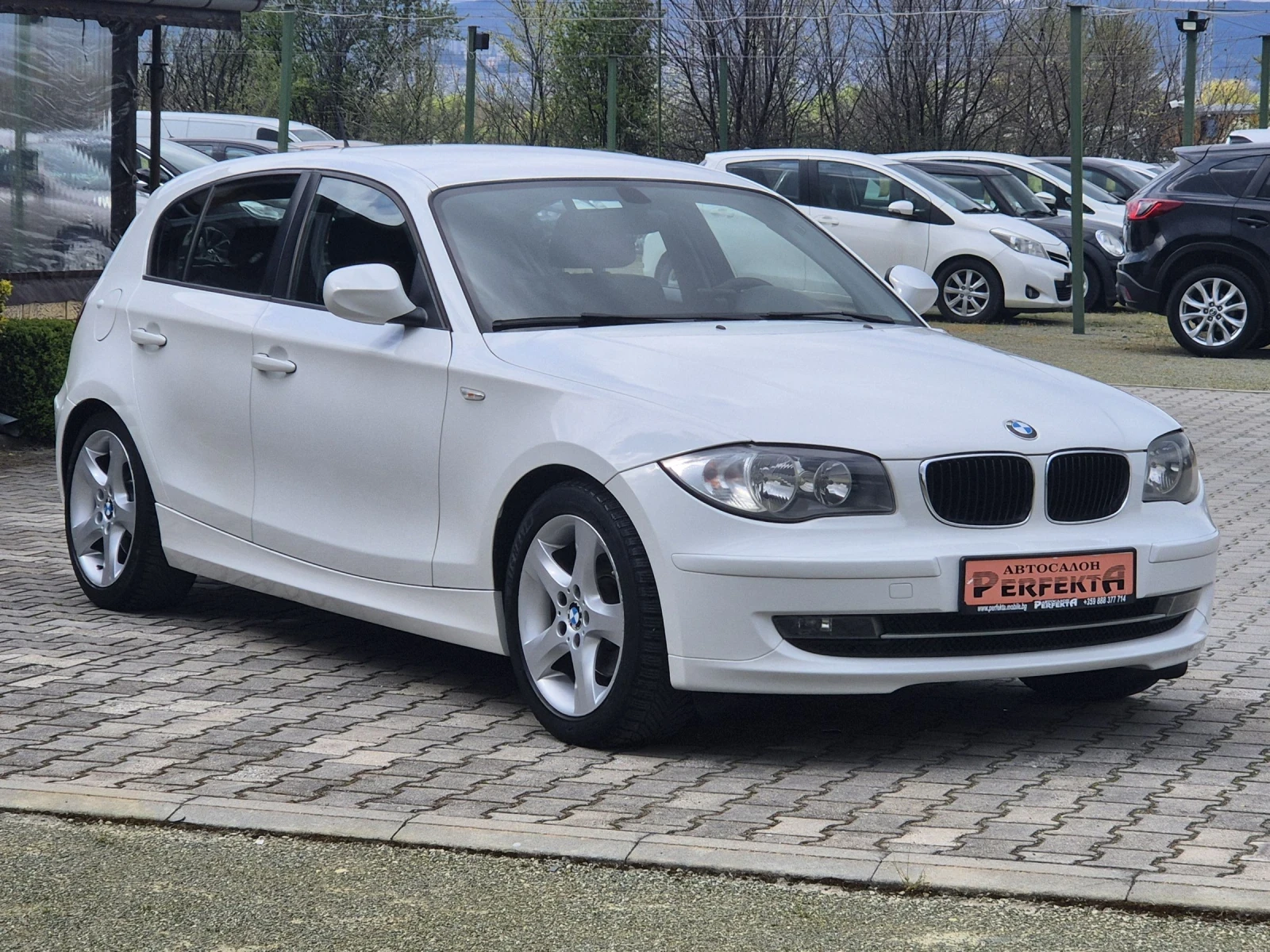 BMW 120 2.0d Автомат, снимка 5 - Автомобили и джипове - 54150055