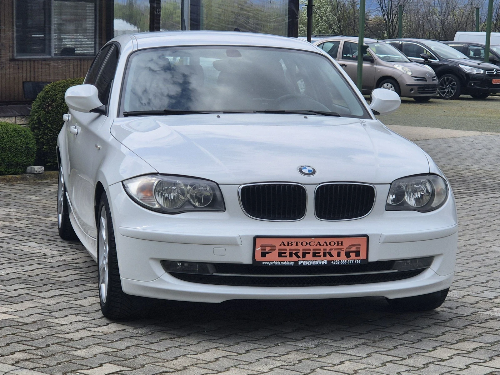 BMW 120 2.0d Автомат, снимка 4 - Автомобили и джипове - 54150055