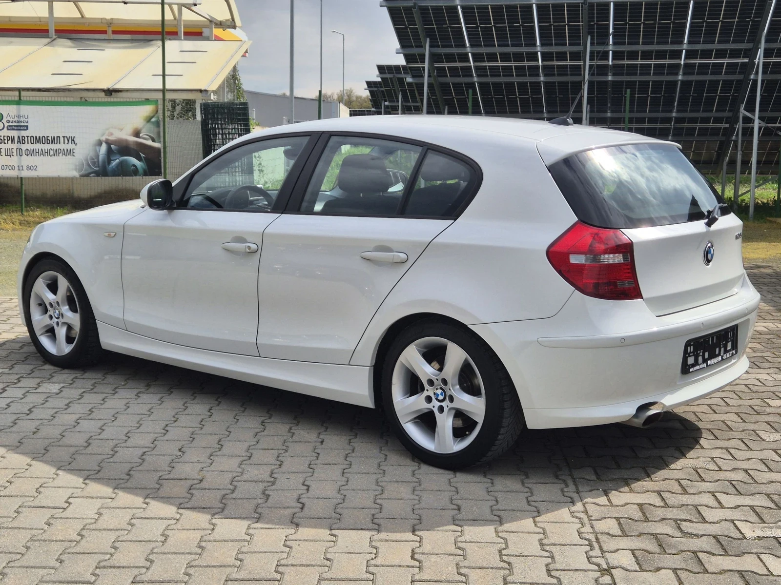 BMW 120 2.0d Автомат, снимка 10 - Автомобили и джипове - 54150055