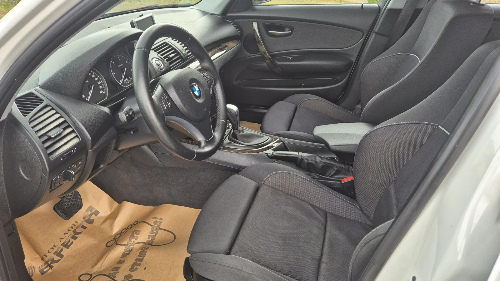 BMW 120 2.0d Автомат, снимка 12 - Автомобили и джипове - 54150055